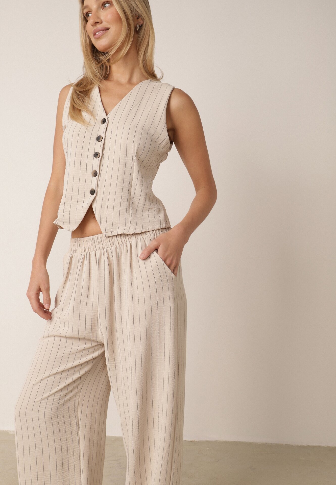 cflo Compleu de costum de vară din viscoză cu dungi: vestă și pantaloni Paneris Bej