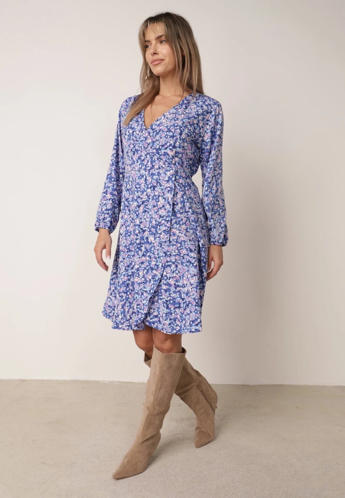christy Rochie bleumarin petrecută midi florală cu talie elastică și decolteu adânc Donata