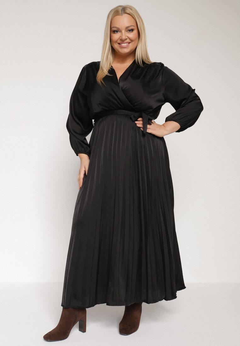 christy Rochie Maxi Neagră cu elastic în talie și decolteu petrecut Bertram