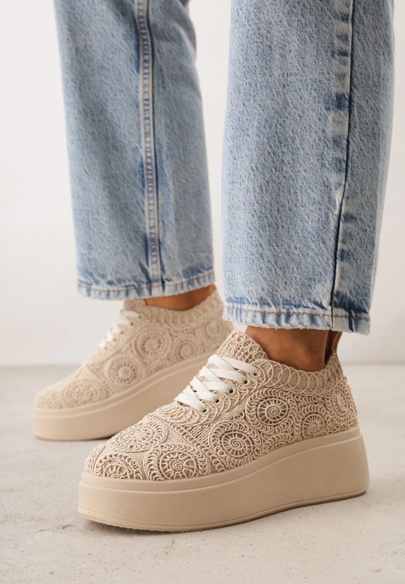 c'm paris Adidași bej din împletitură cu talpă groasă în stil Boho Dacara