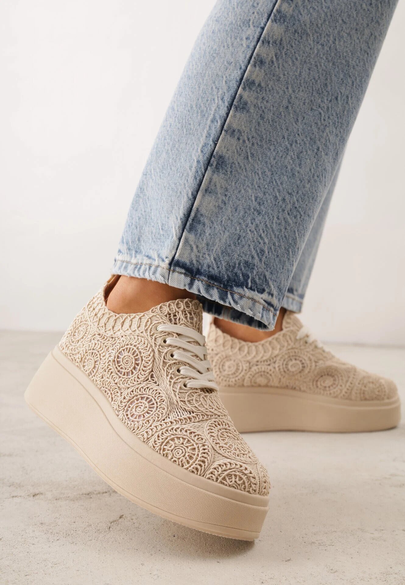c'm paris Adidași bej din împletitură cu talpă groasă în stil Boho Dacara
