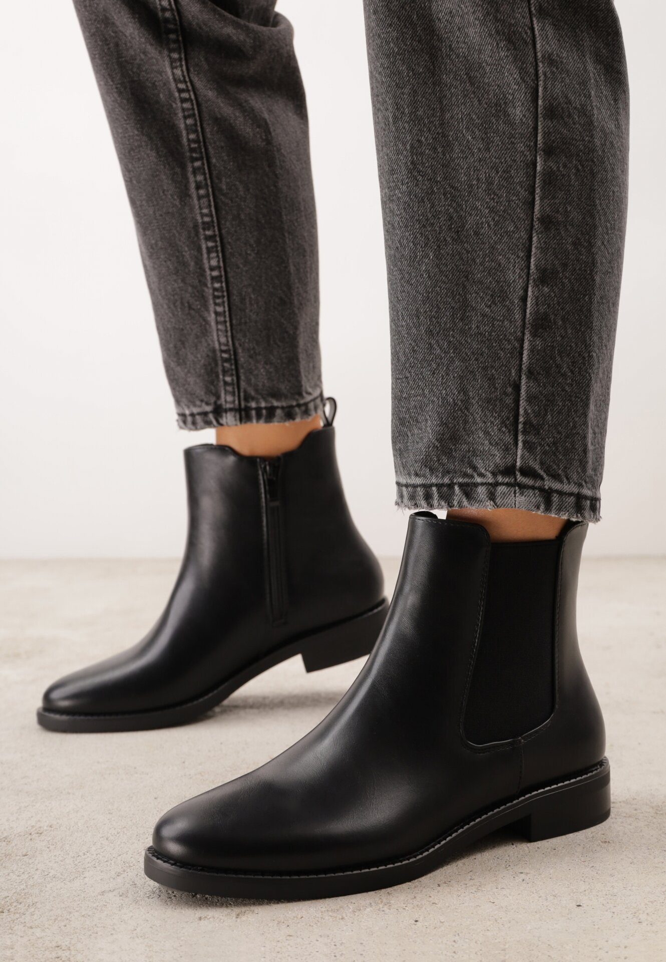 c'm paris Botine cu talpă joasă (tip chelsea) Casual cu elastic în carâmb Nellitta Negre