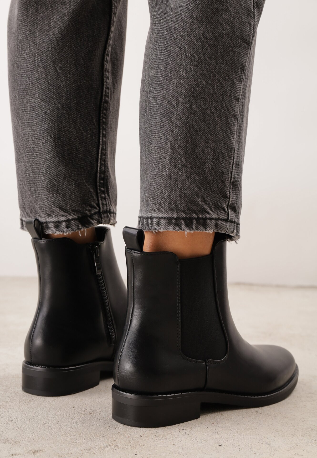 c'm paris Botine cu talpă joasă (tip chelsea) Casual cu elastic în carâmb Nellitta Negre