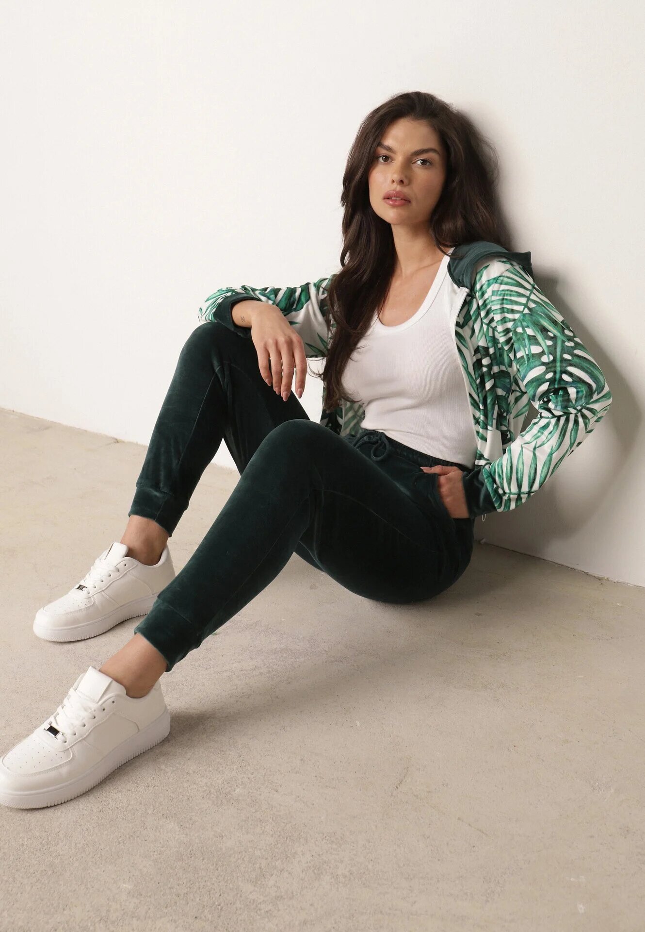  Compleu de trening verde închis din velur Bluză cu glugă cu model decorativ și Pantaloni Grouvia