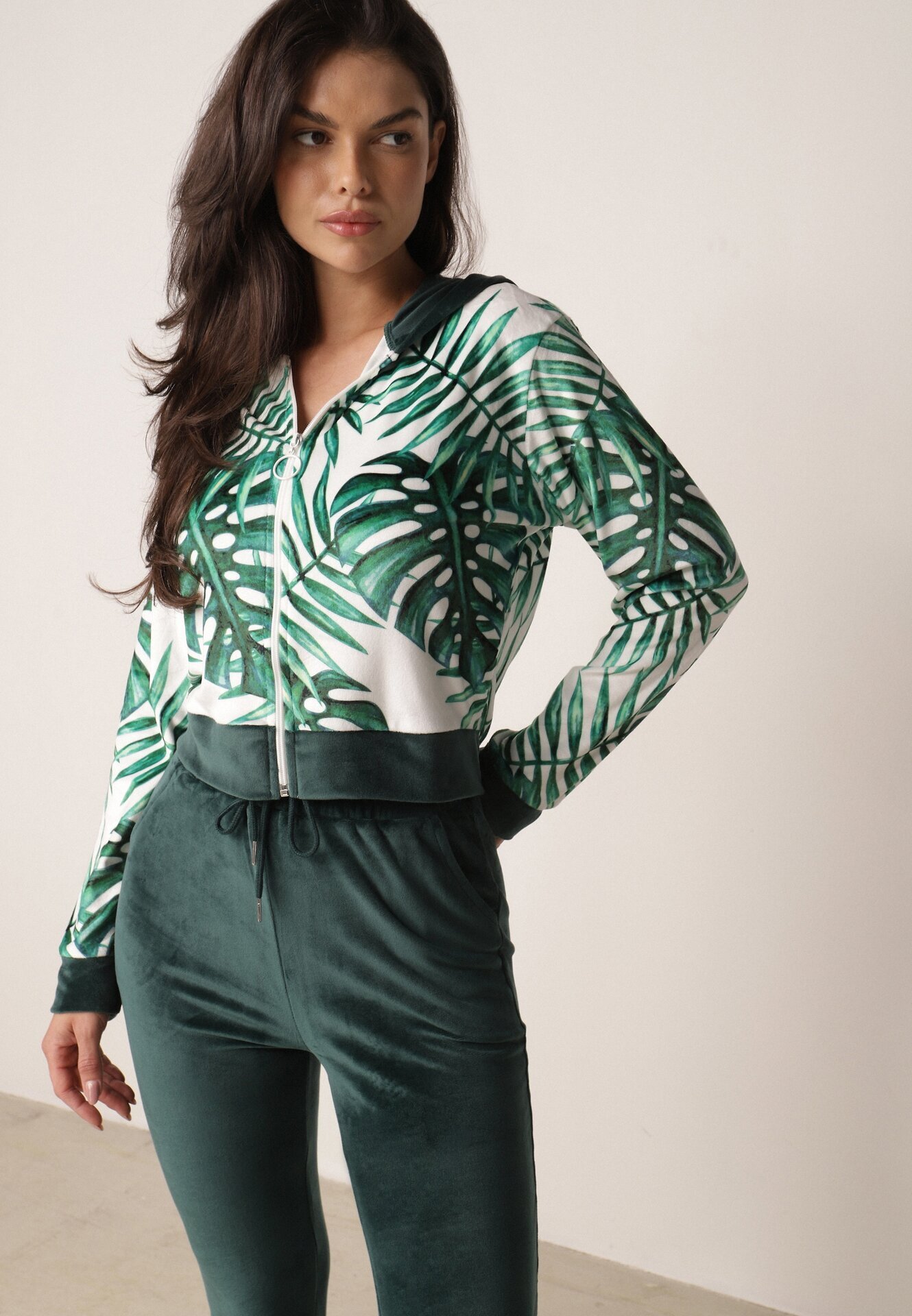  Compleu de trening verde închis din velur Bluză cu glugă cu model decorativ și Pantaloni Grouvia
