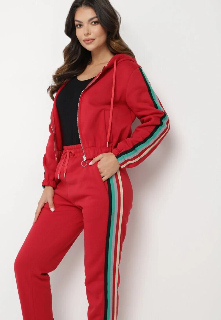  Compleu Trening Roșu Decorat cu Lampas Colorat Pantaloni și Bluză cu Glugă Neviantha