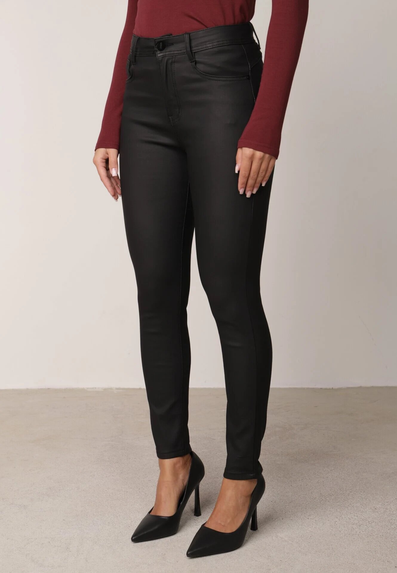 daysie Blugi modelatori skinny cerati cu finisaj mat push-up Varellia Negri