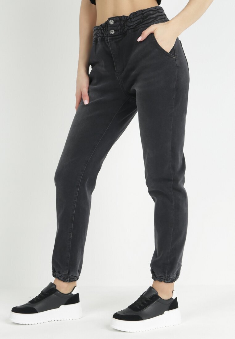 daysie Blugi Negri Joggeri Keilah