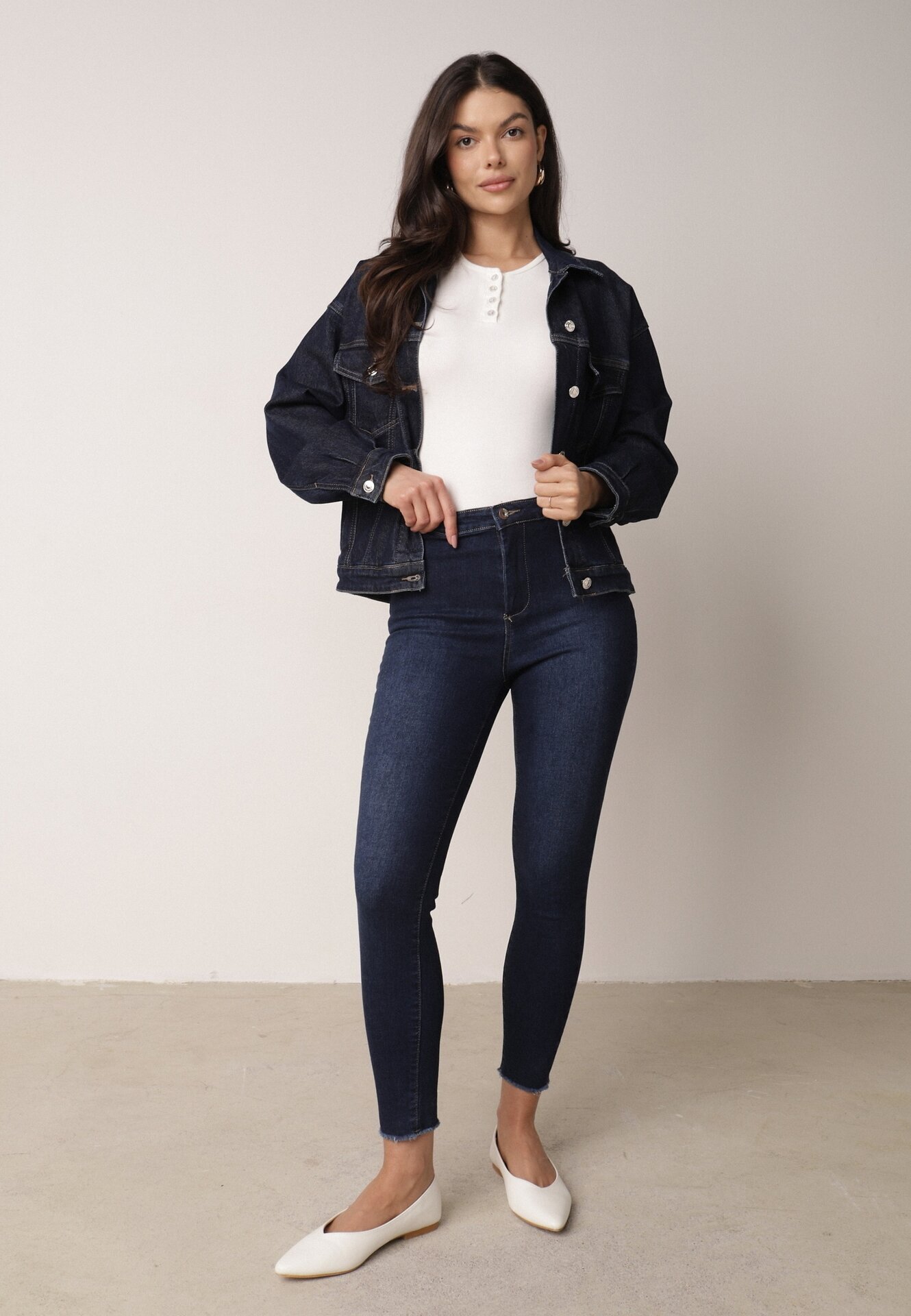 daysie Jeans albaștri skinny cu tivuri franjurate Nogoi