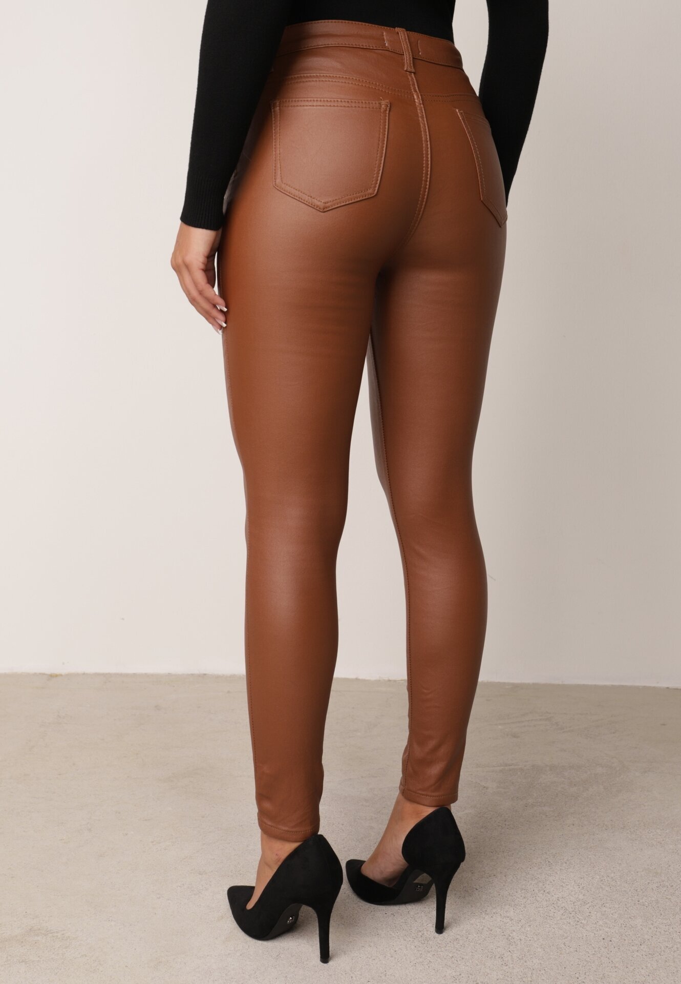 daysie Pantaloni Maro deschis Skinny din Imitație de piele Daciss