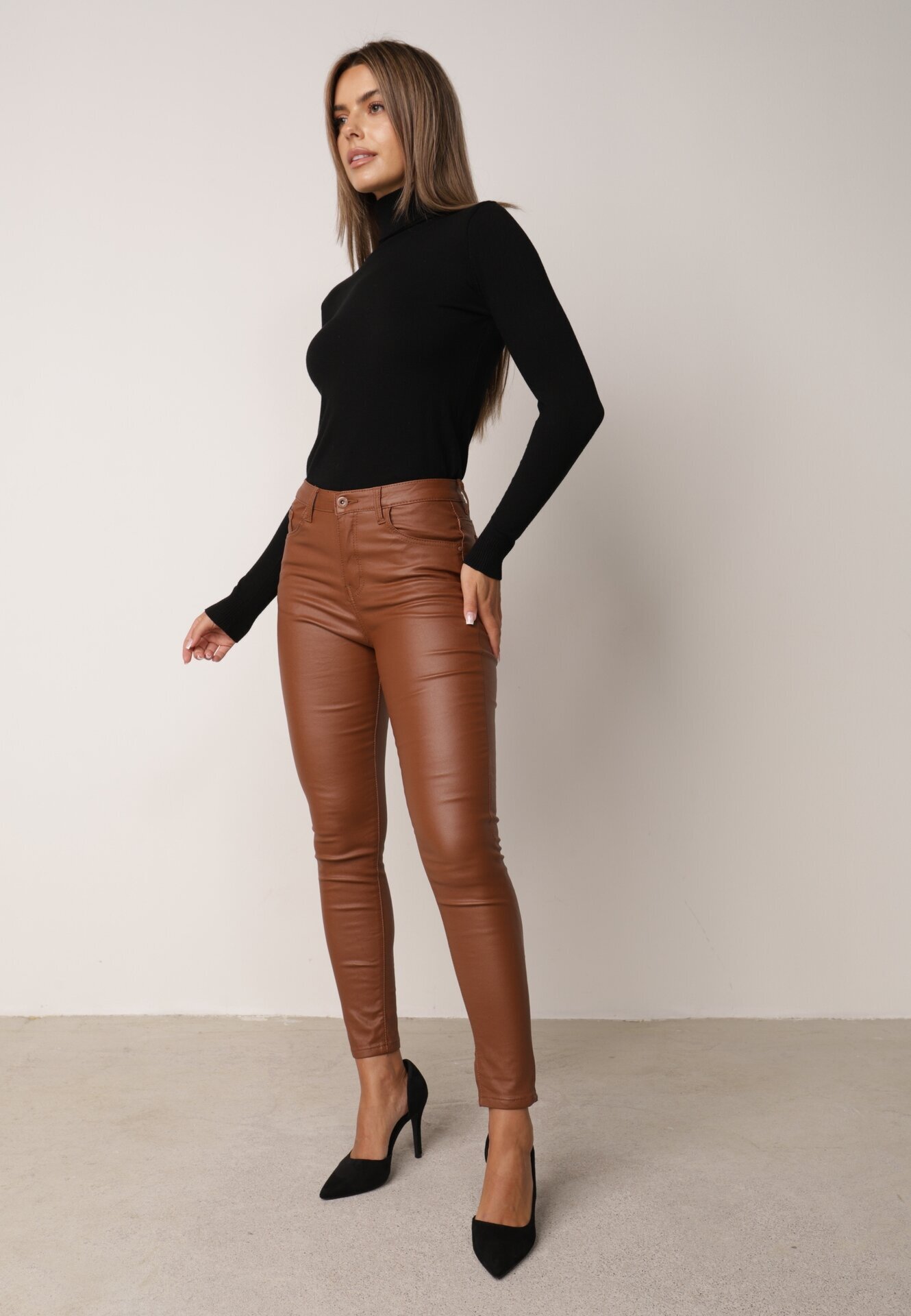 daysie Pantaloni Maro deschis Skinny din Imitație de piele Daciss