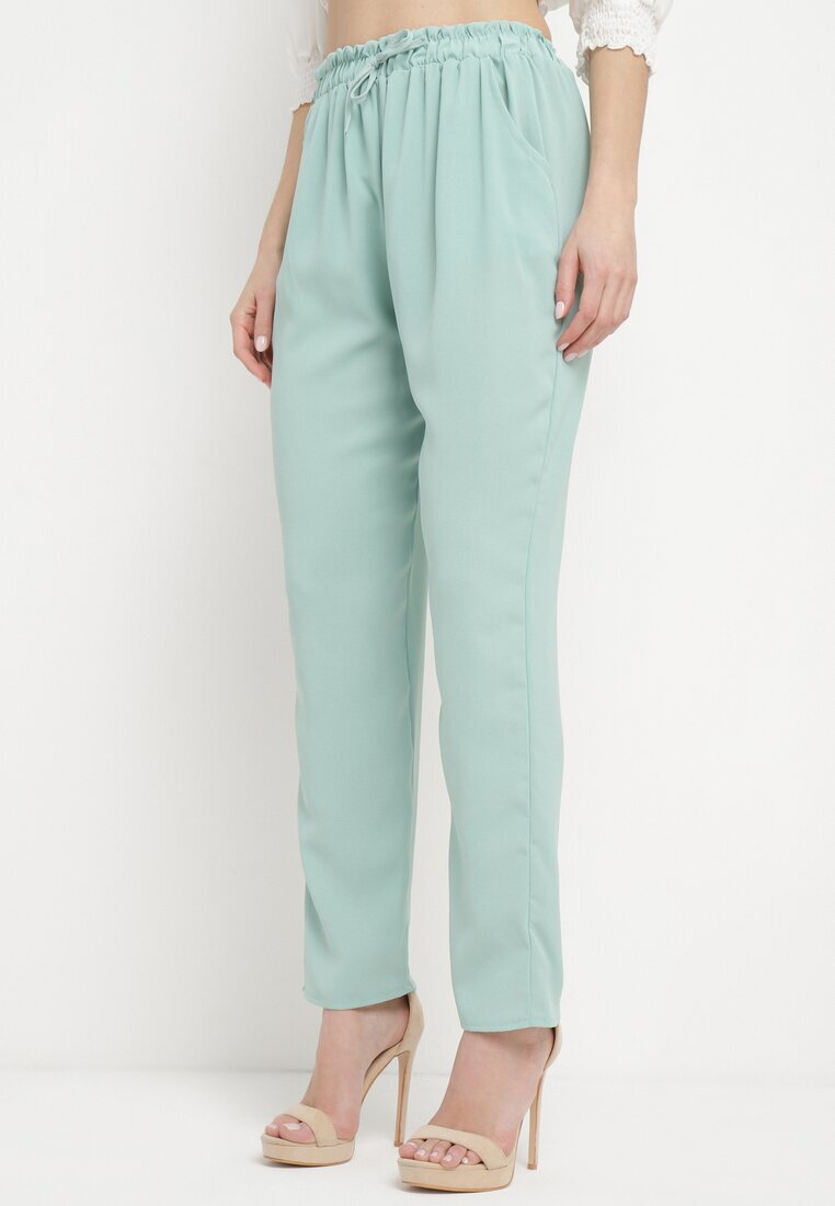 dbt fashion Pantaloni verde deschis cu croi lejer cu elastic în talie Brisaela
