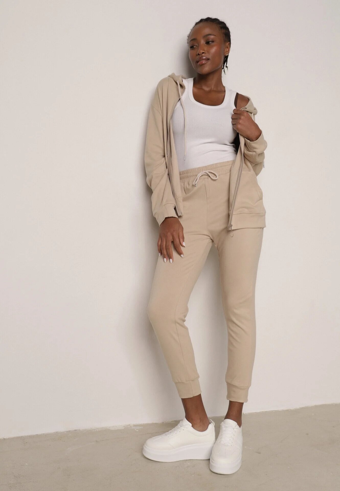 defox Compleu trening Bej Bluză cu glugă cu fermoar și pantaloni tip jogger Nedisare