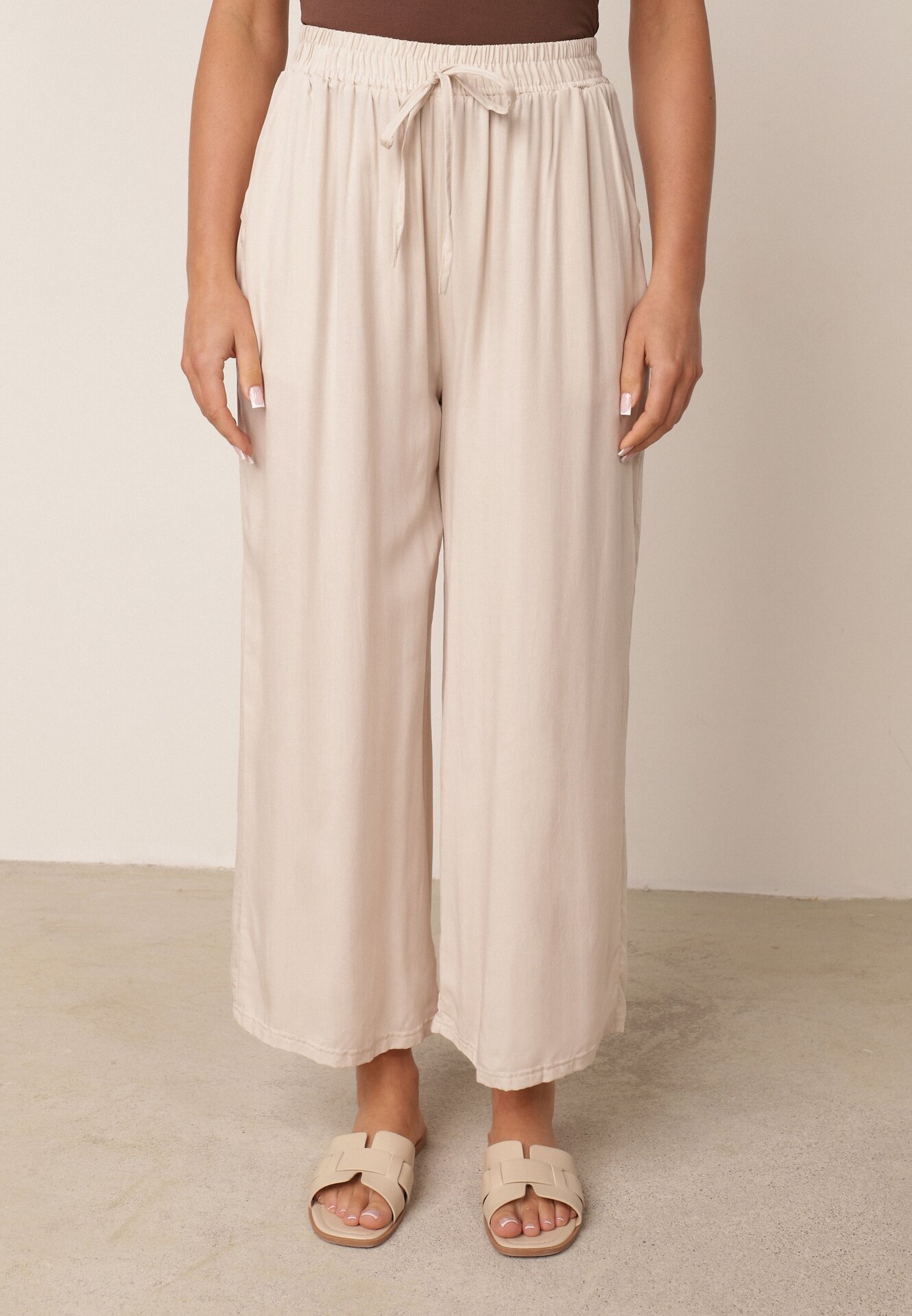 defox Pantaloni bej deschis din bumbac cu picioare largi Palazzo cu elastic în talie Nesira