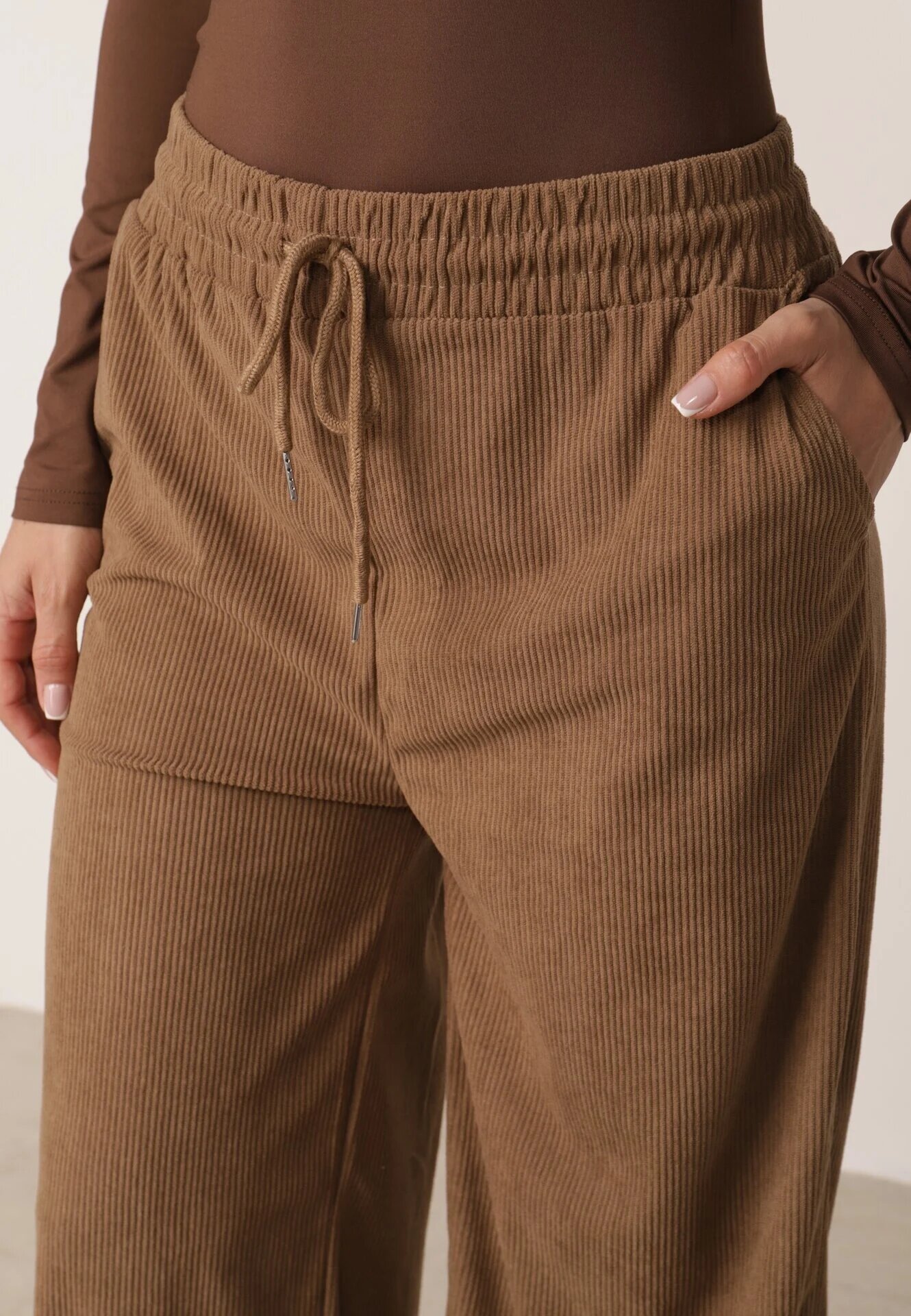 defox Pantaloni Bej închis Reiați cu picioare largi și cu elastic în talie Itrulla