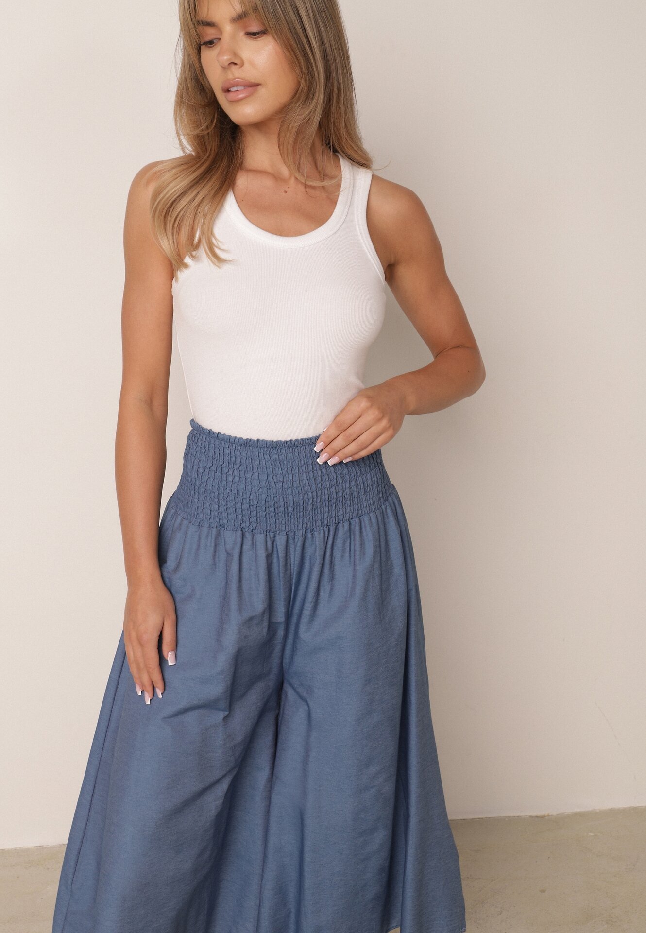 defox Pantaloni culotte albastri deschiși din bumbac largi cu talie înaltă și elastic în talie Rafea