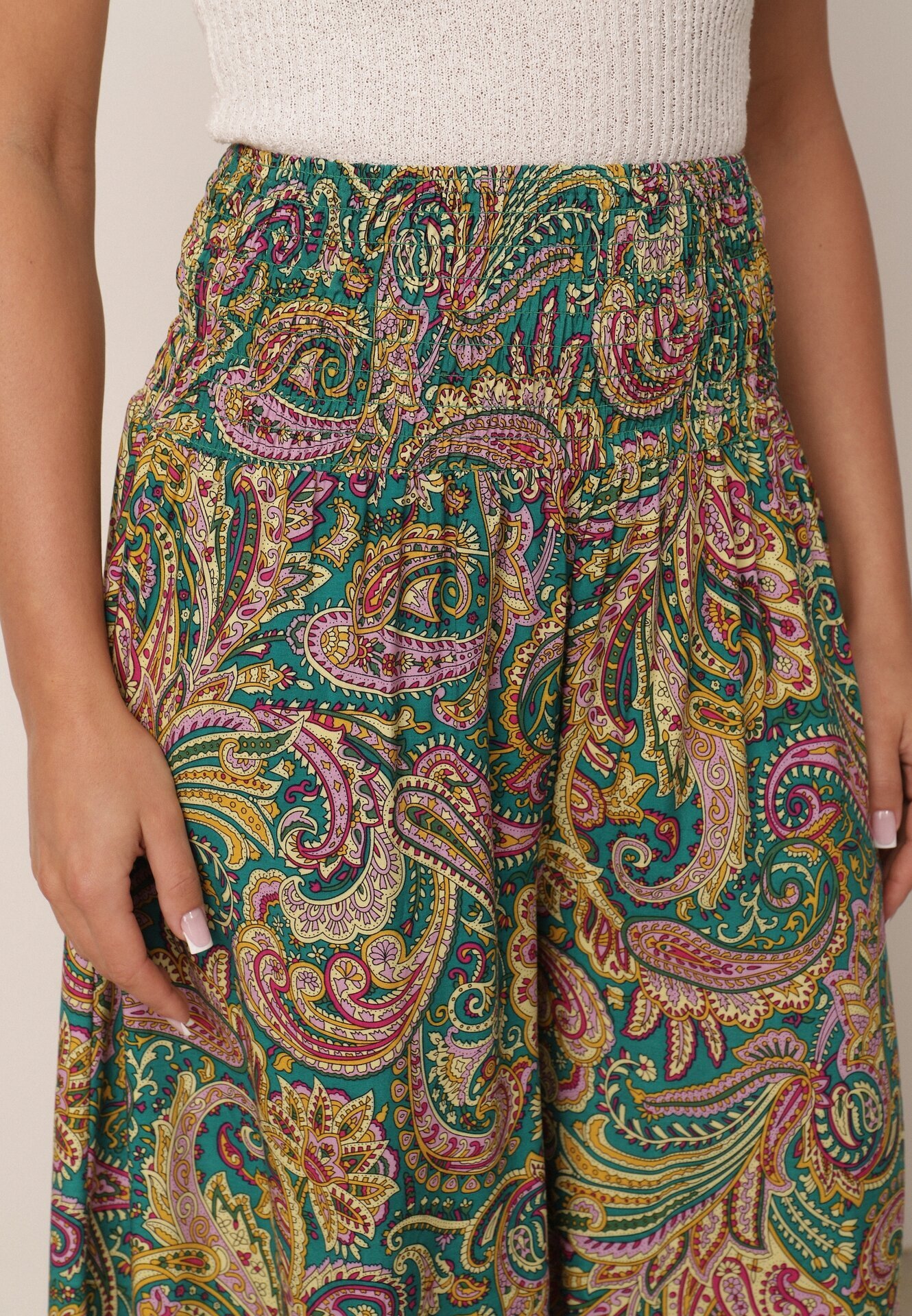 defox Pantaloni culottes verzi de bumbac cu model Paisley Tarrisa