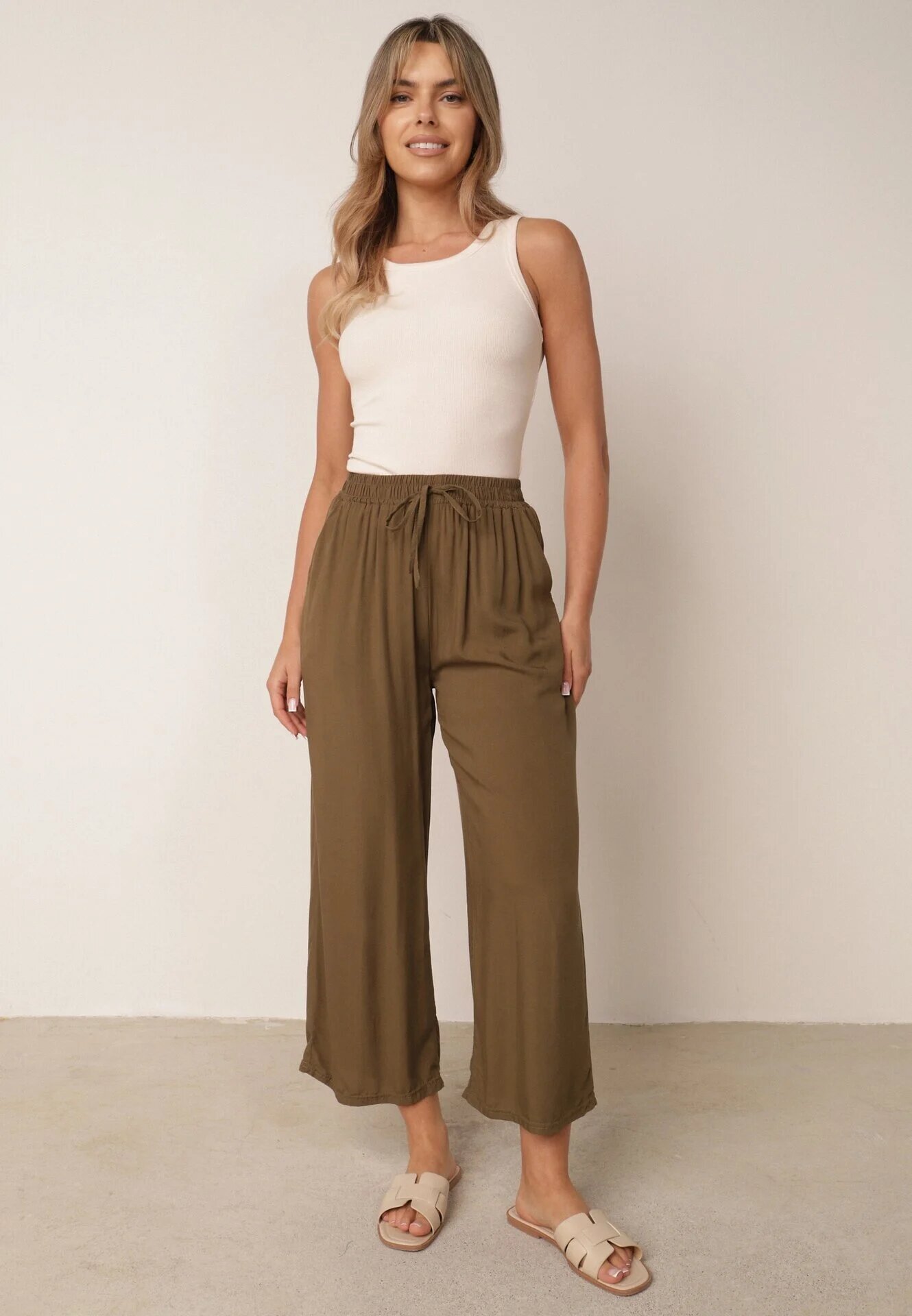 defox Pantaloni Verde închis din bumbac cu picioare largi Palazzo cu elastic în talie Nesira