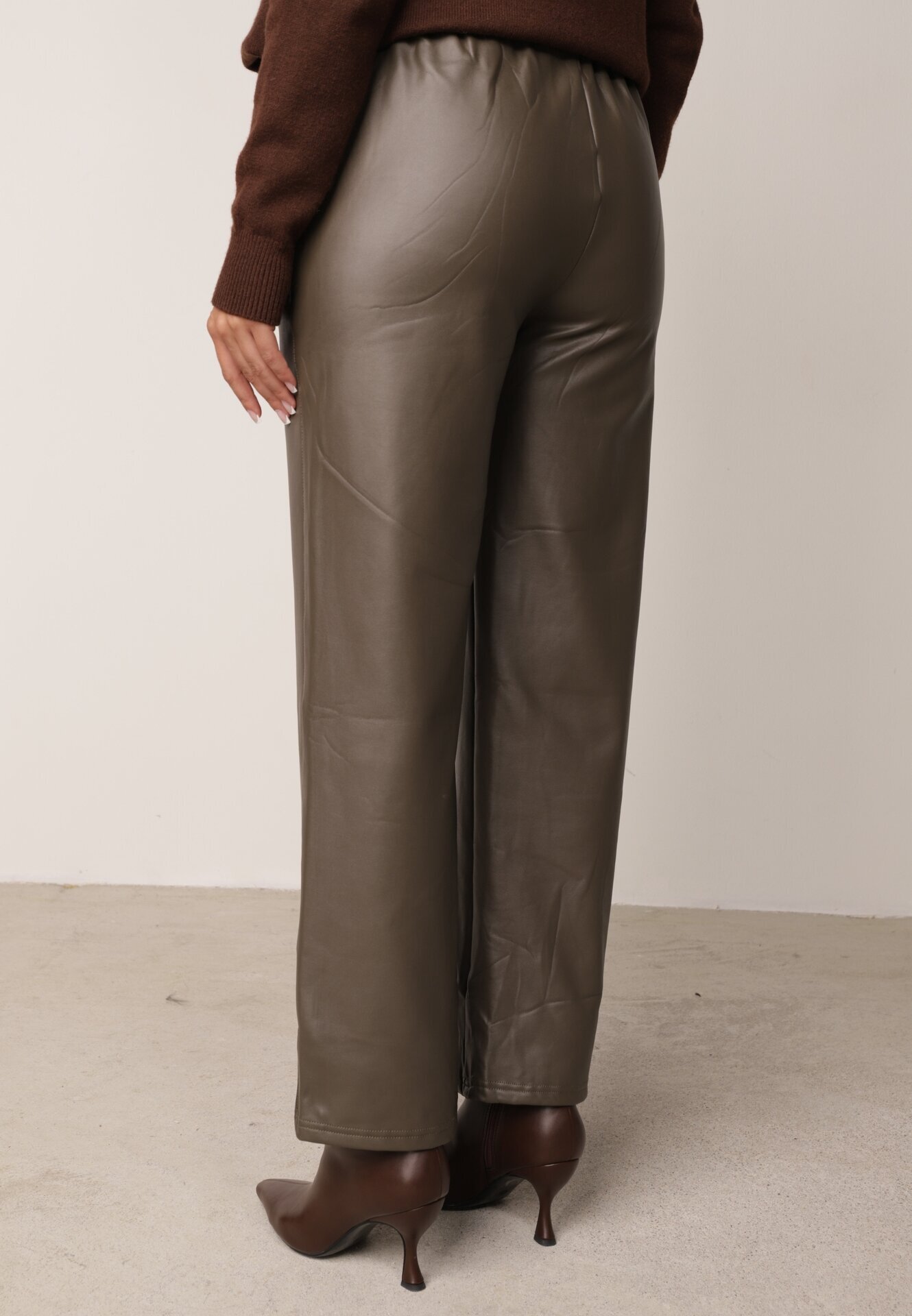 defox Pantaloni verzi largi din imitație de piele cu talie elastică Attar