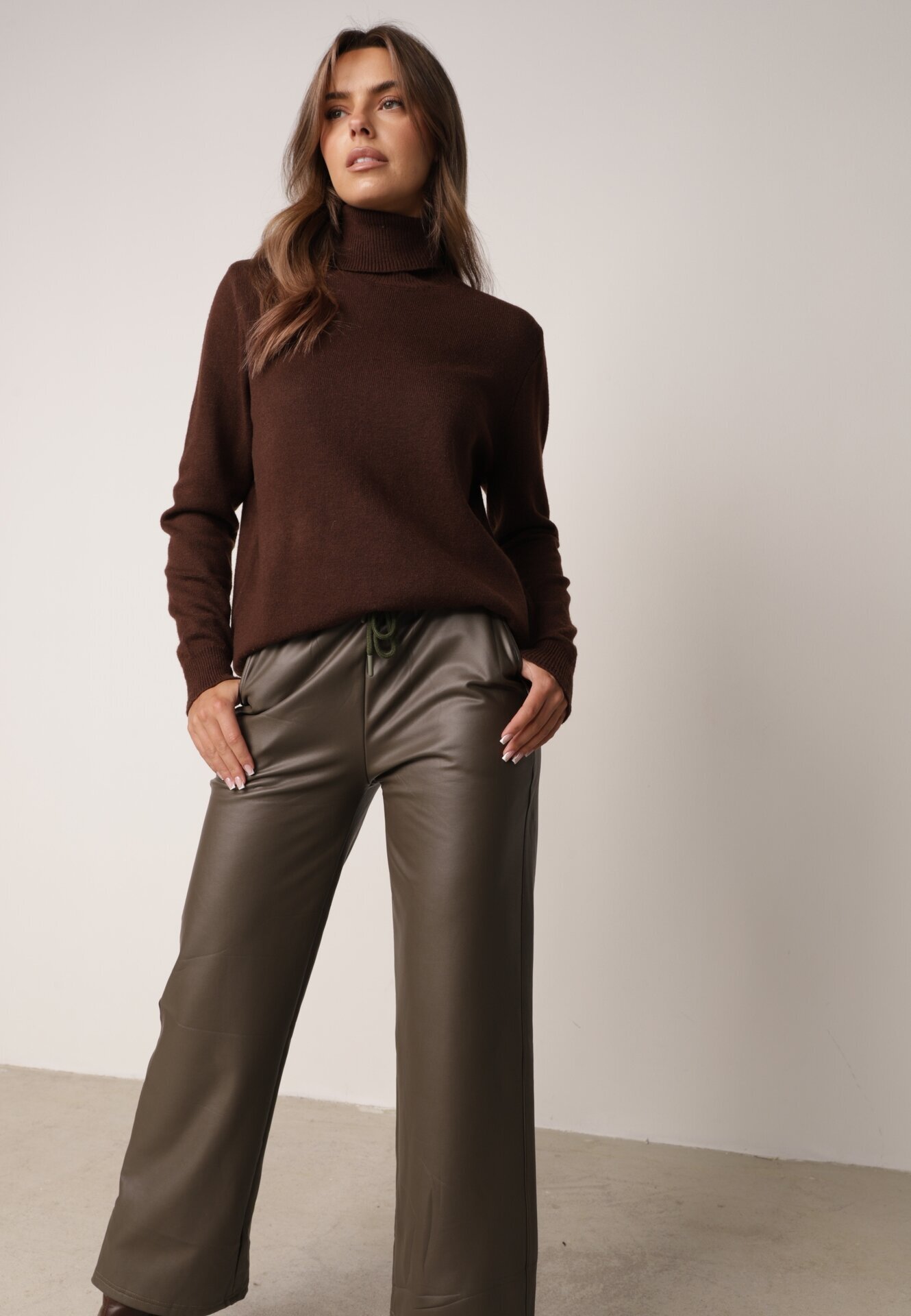 defox Pantaloni verzi largi din imitație de piele cu talie elastică Attar