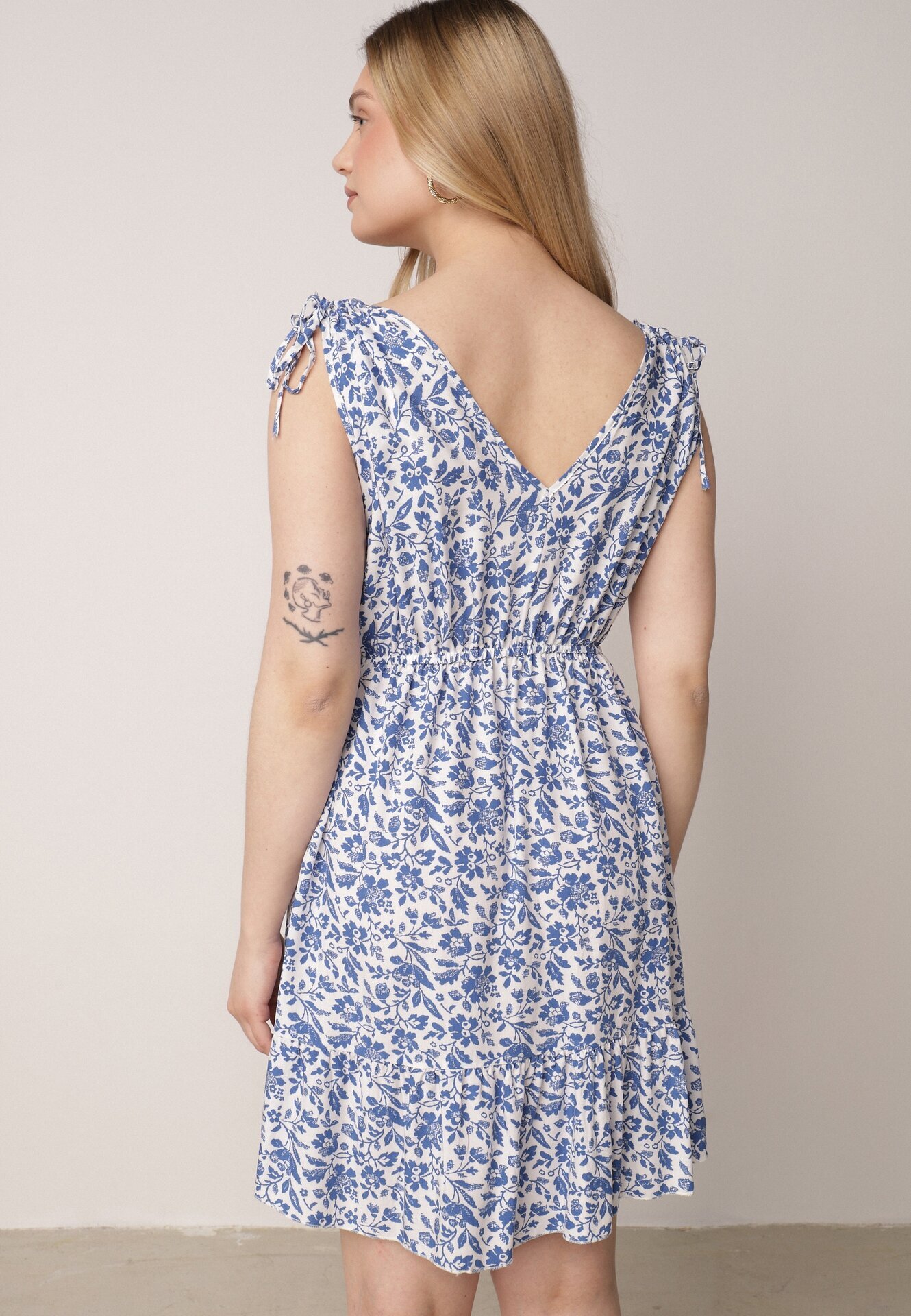 defox Rochie albastră-albă din bumbac cu bretele cu elastic și nasturi cu elastic în talie Tesria