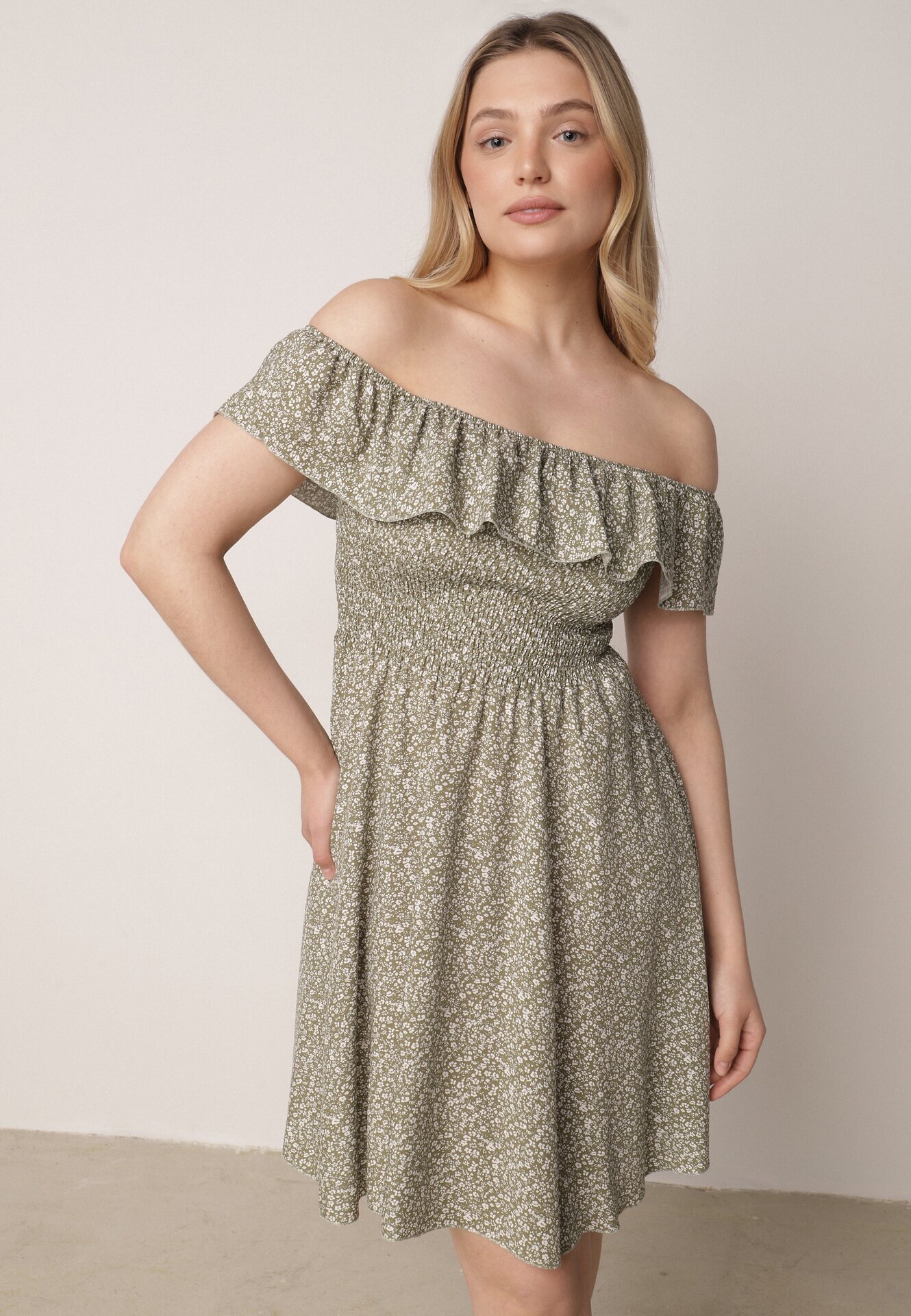 defox Rochie de bumbac verde închis cu decolteu spaniol și bust încrețit floral Samorea