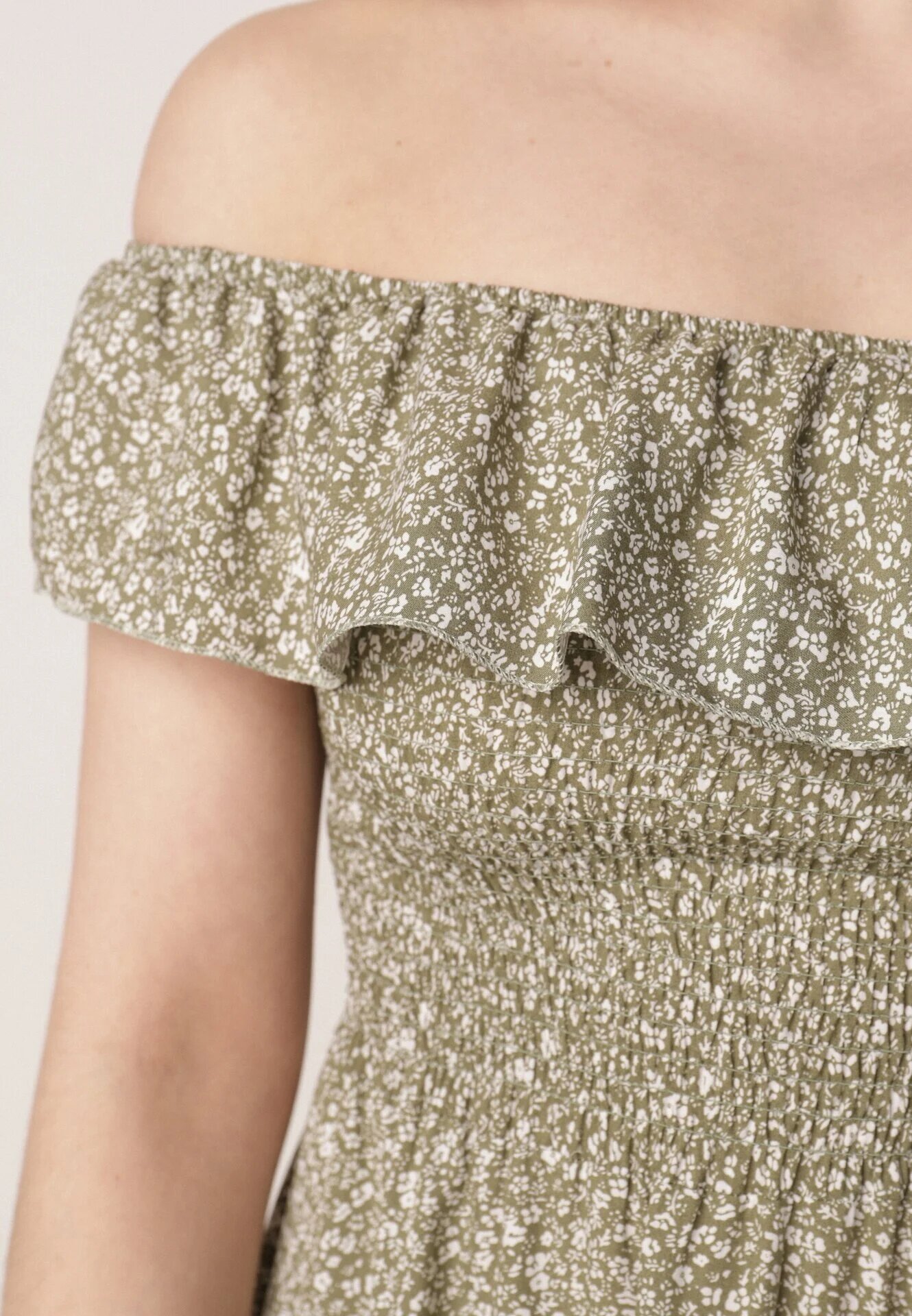 defox Rochie de bumbac verde închis cu decolteu spaniol și bust încrețit floral Samorea