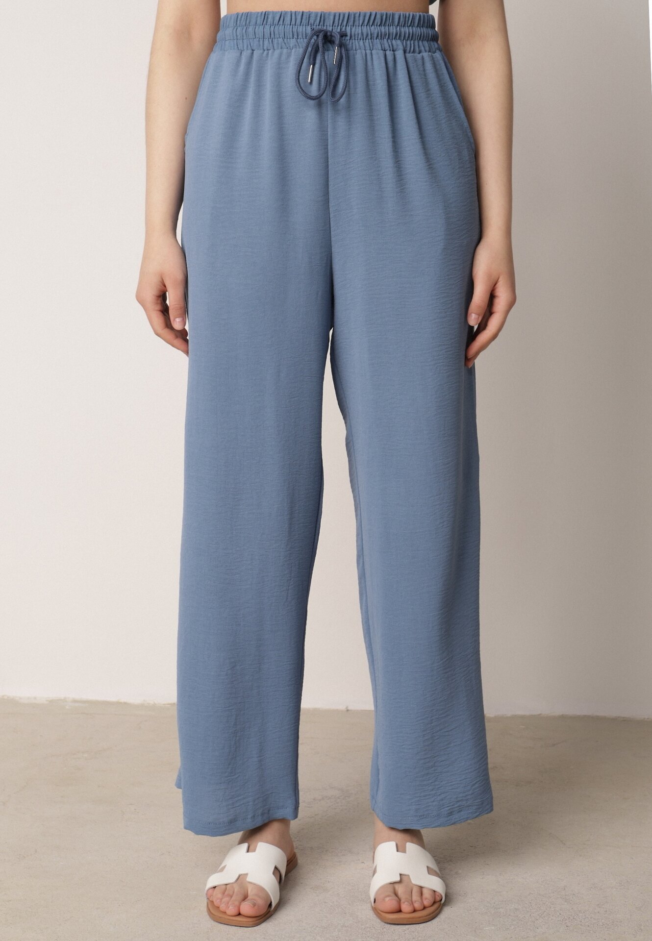 defox Set Albastru deschis din Viscoză Tricou cu mânecă scurtă și Pantaloni lejeri cu elastic cu buzunare Efraline