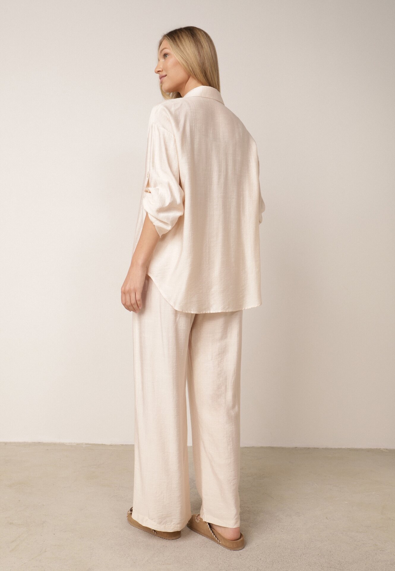 defox Set Bej deschis din Vâscoză Cămașă și Pantaloni Sesanila