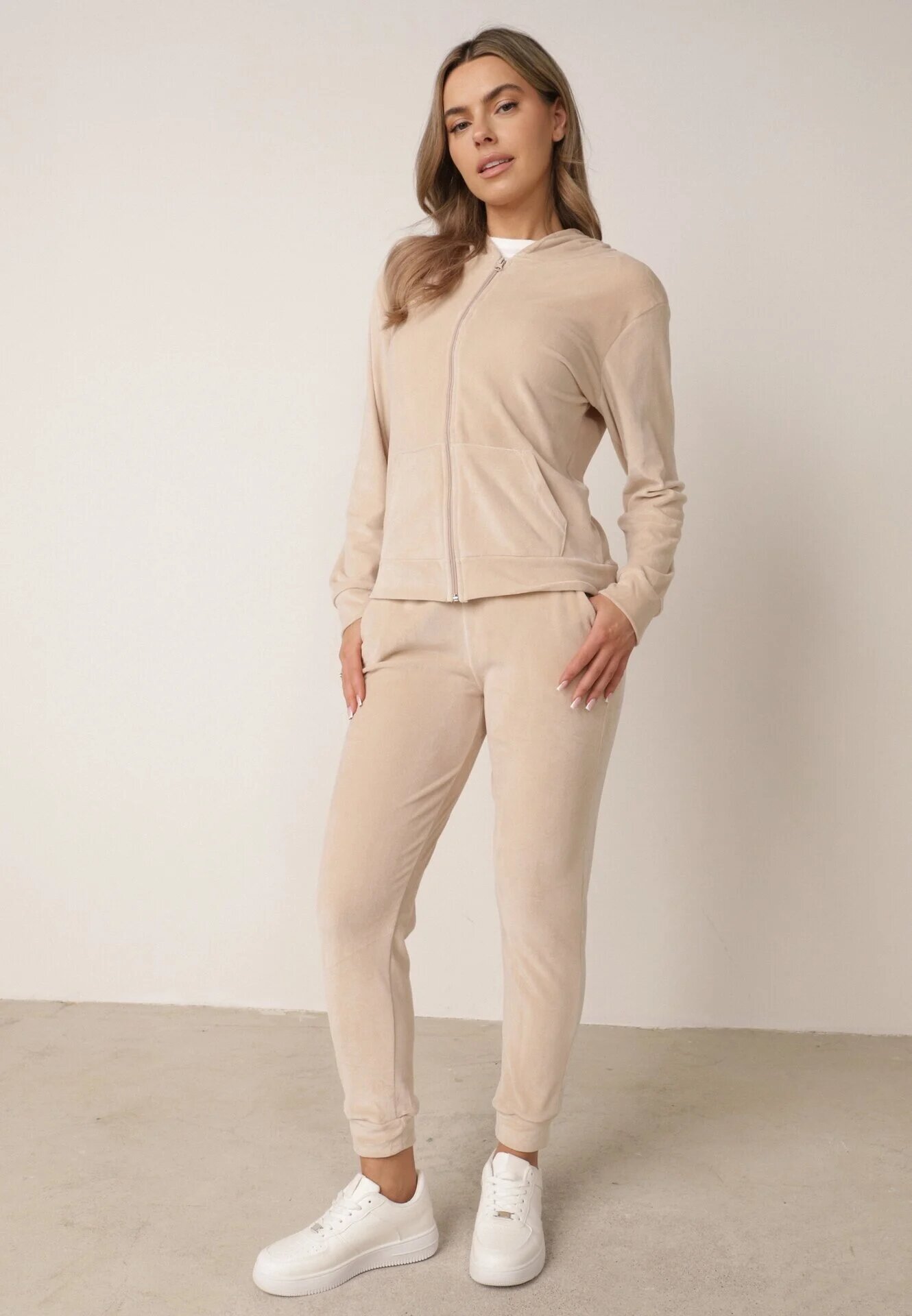 defox Set de Trening Bej deschis din Velur cu Bluză și Pantaloni Ariliv
