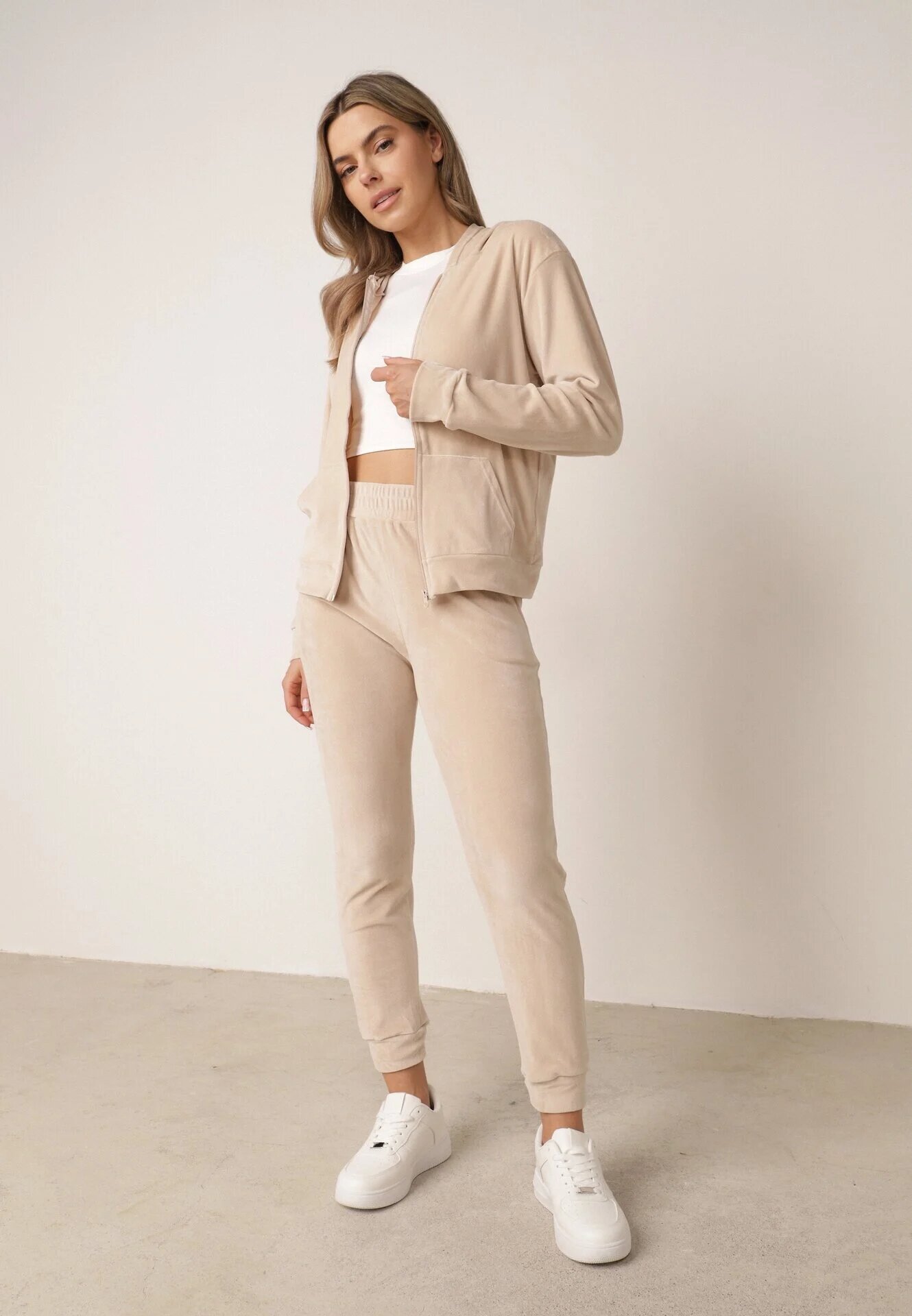 defox Set de Trening Bej deschis din Velur cu Bluză și Pantaloni Ariliv