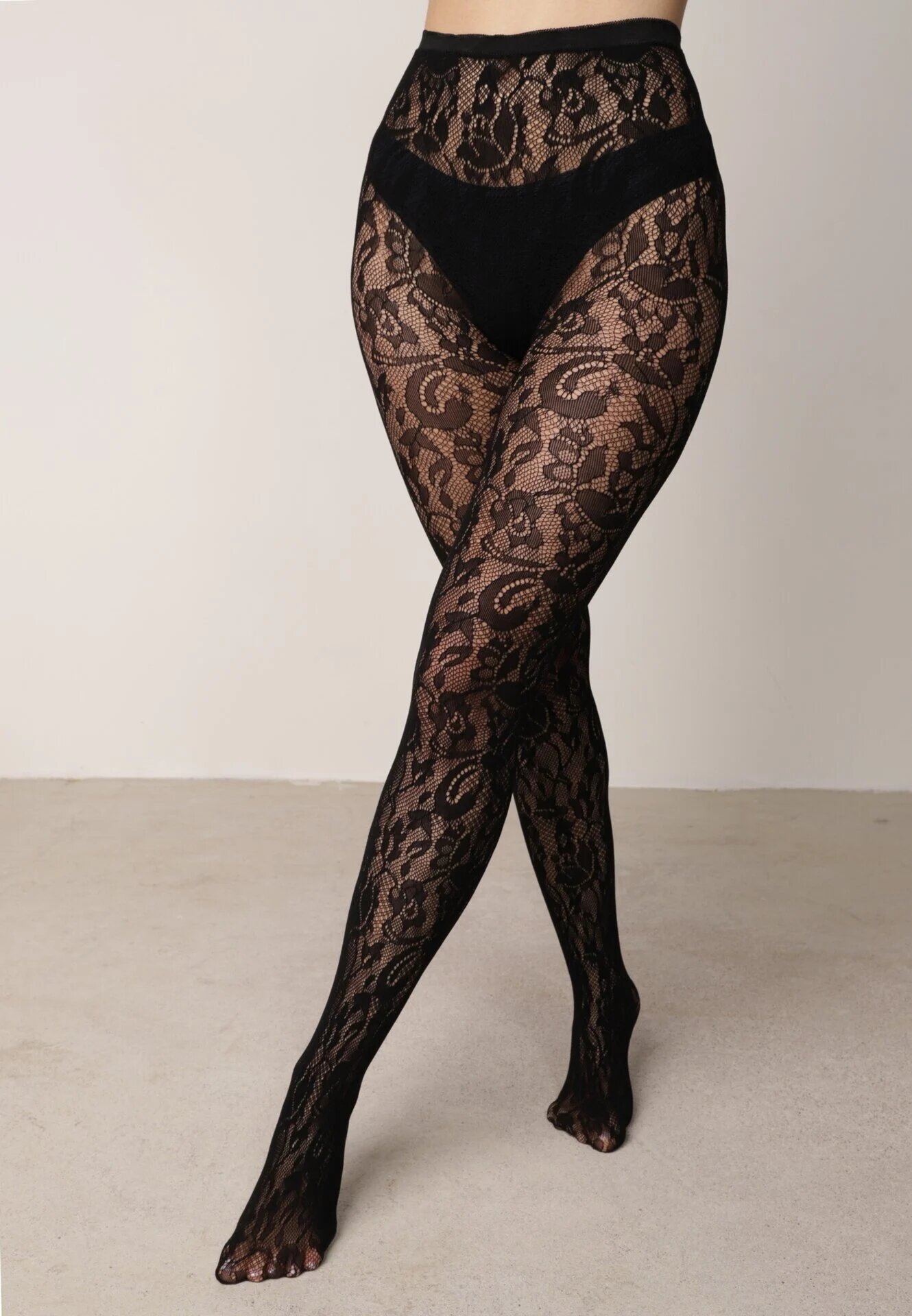  Dresuri Negre Elegante din Dantelă Hanilira