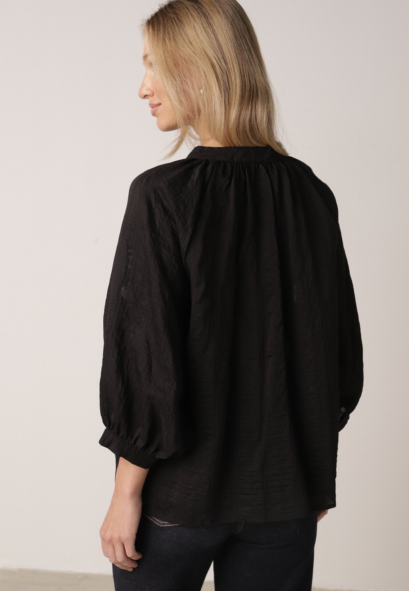 elsa.m by may Bluză Neagră Rustică din Tencel Decorată cu Șiret Dantelă și Mărgele Sachi