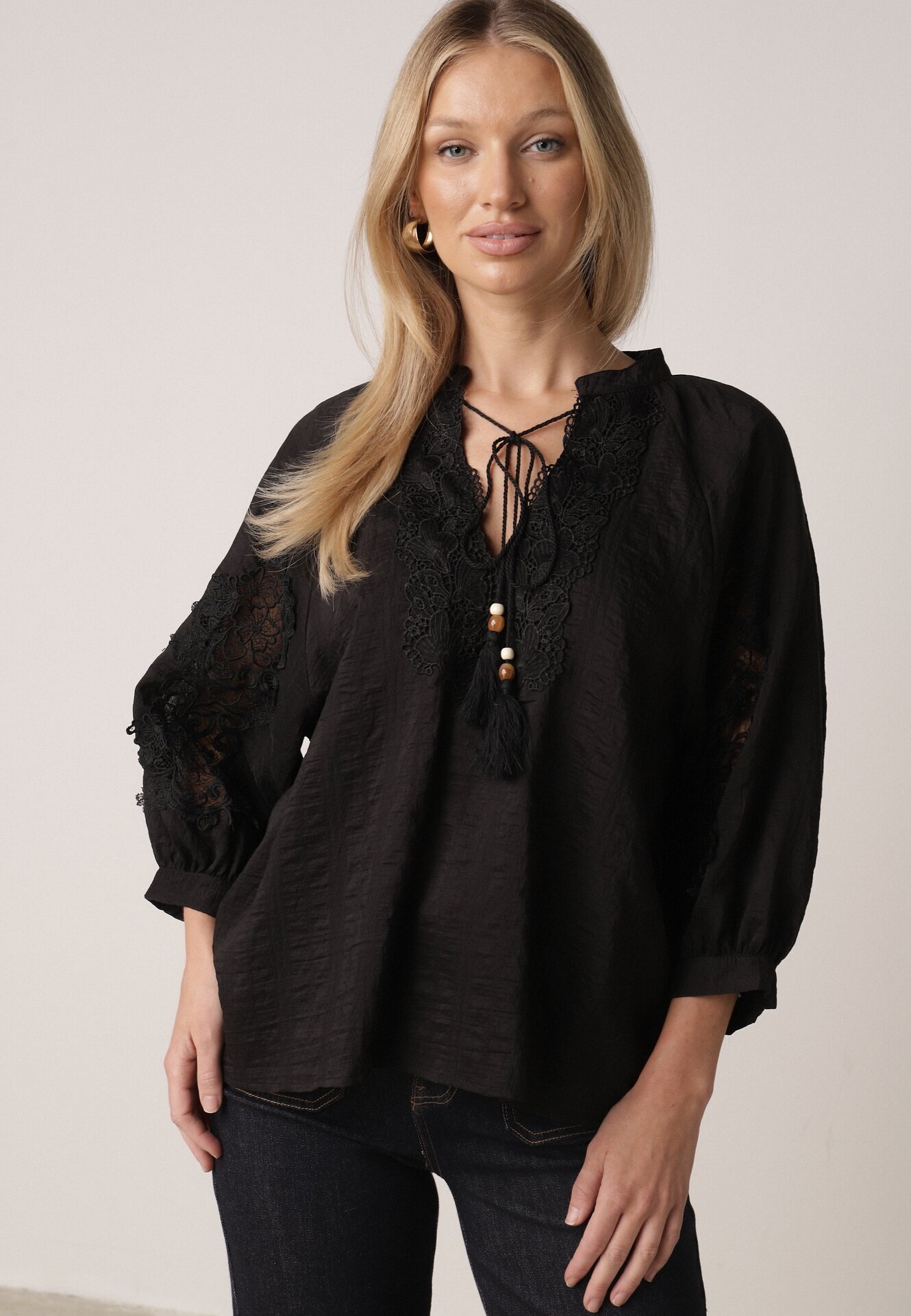 elsa.m by may Bluză Neagră Rustică din Tencel Decorată cu Șiret Dantelă și Mărgele Sachi
