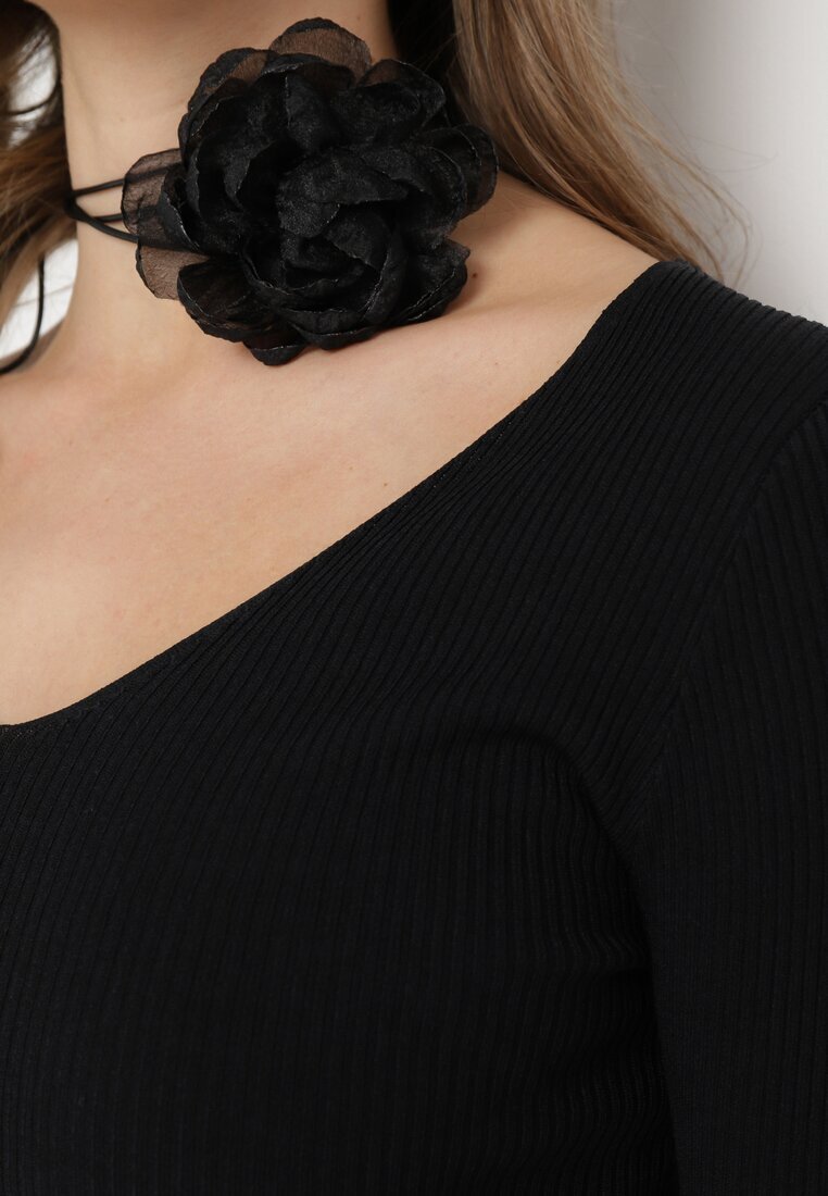 elsa.m by may Bluză Scurtă Neagră din tricot reiat cu floare legată la gât Invicala