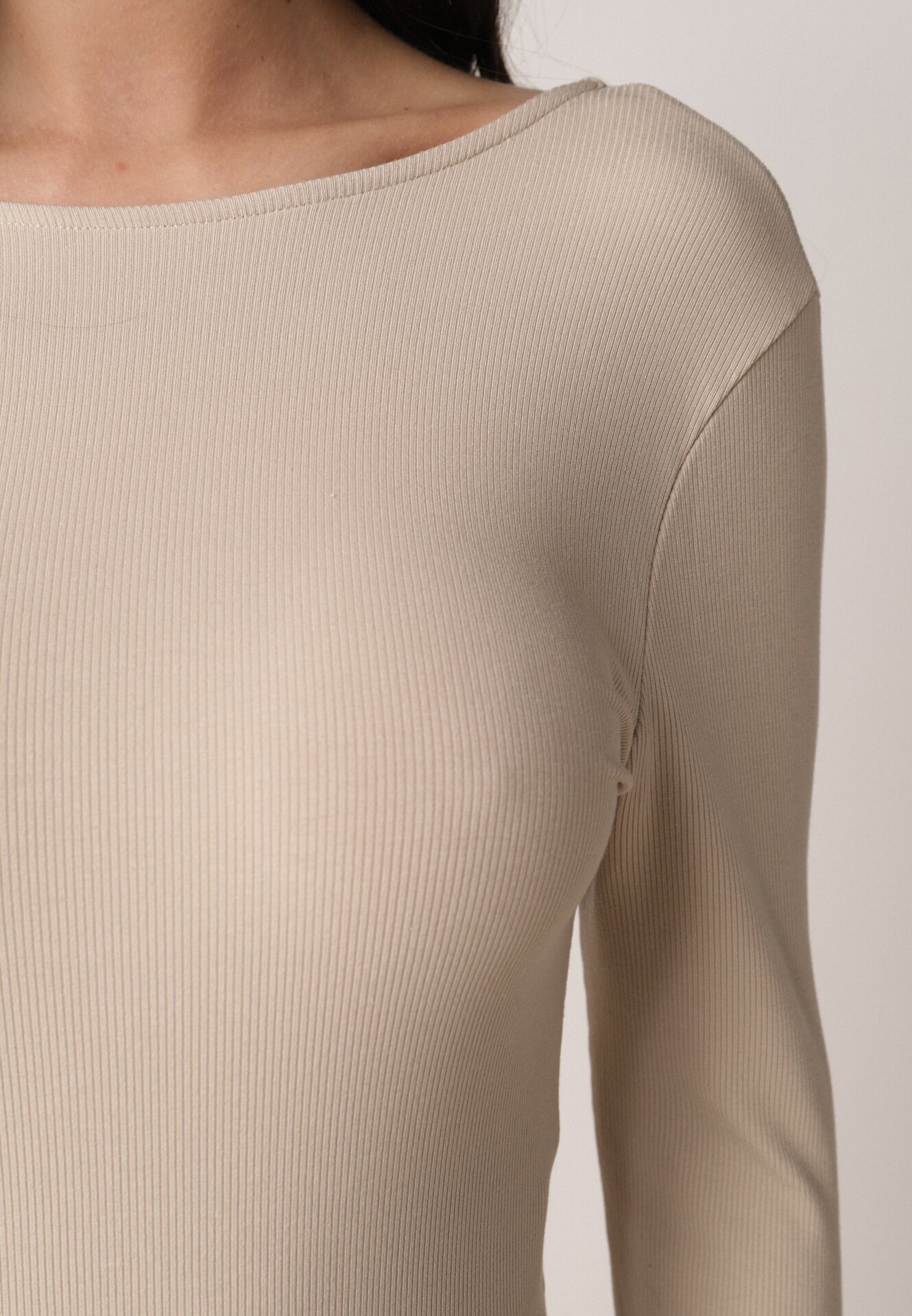 elsa.m by may Body Bej deschis în Stil Clasic Sadirise