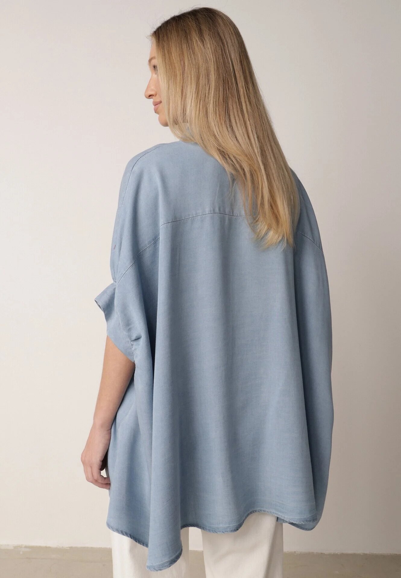 elsa.m by may Cămașă albastră deschisă tip liliac oversize din viscoză cu mâneci 3/4 Mathei