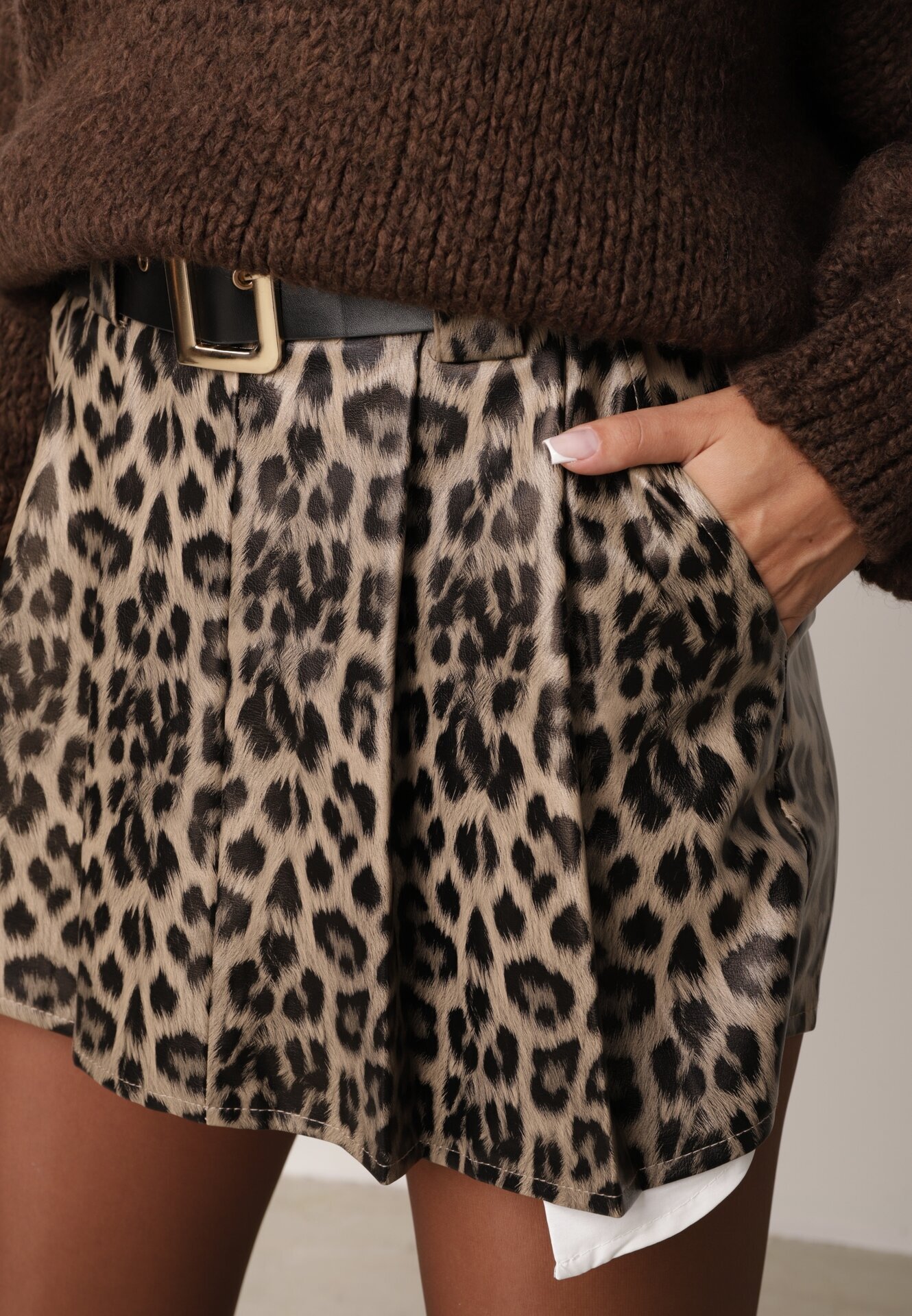 elsa.m by may Fustă-șort maro cu imprimeu leopard din imitație de piele cu talie înaltă și curea Allexia