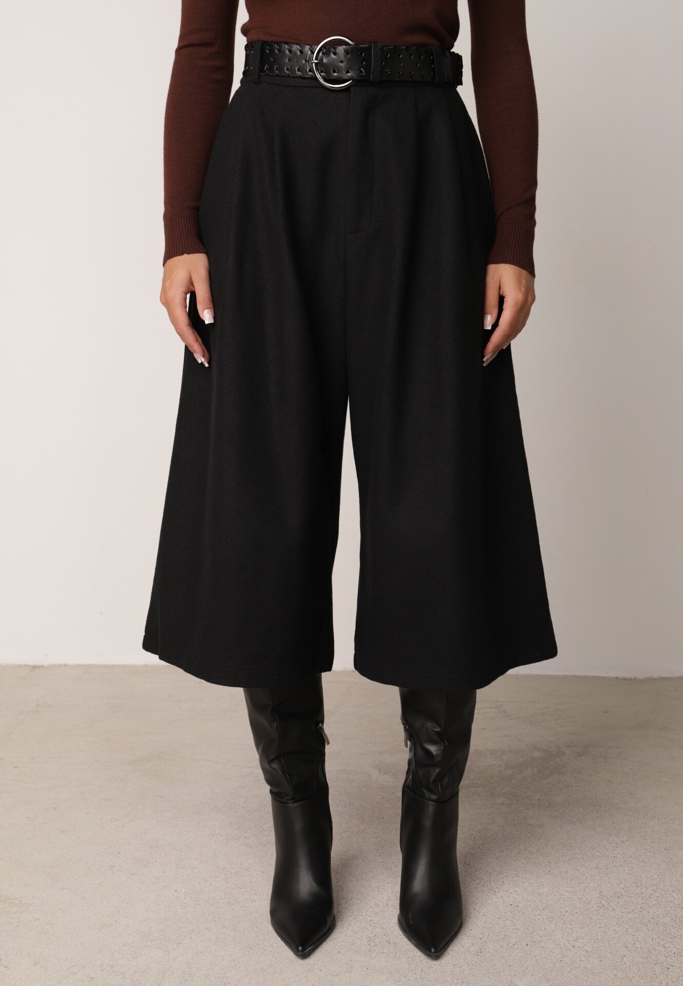 elsa.m by may Pantaloni Casual tip culotte din vâscoză și bumbac cu curea cu cataramă Bisorte Negri