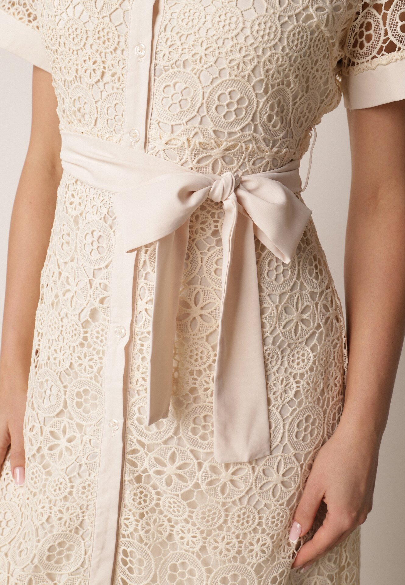 elsa.m by may Rochie cămașă Bej deschis Cu dantelă Cu cordon Ariata
