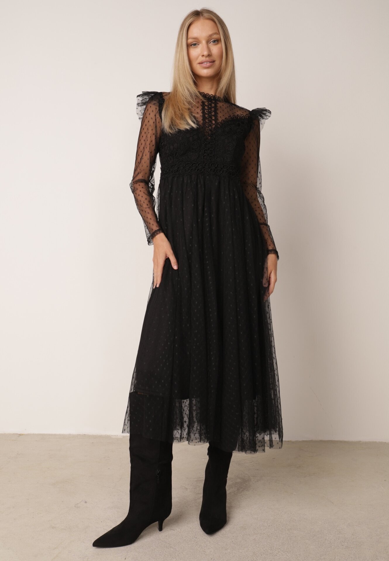 elsa.m by may Rochie neagră cu dantelă și tul Nemila