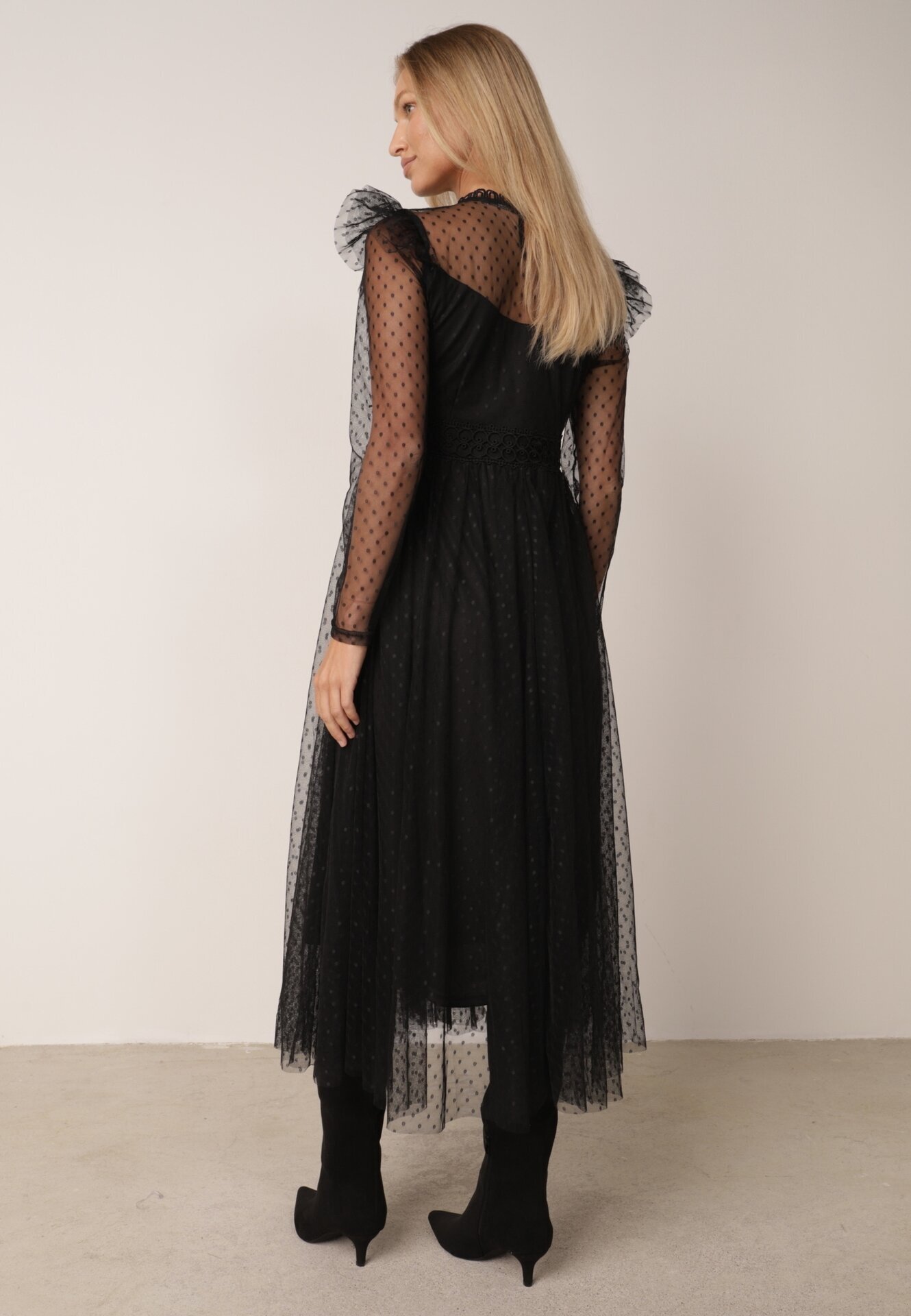 elsa.m by may Rochie neagră cu dantelă și tul Nemila
