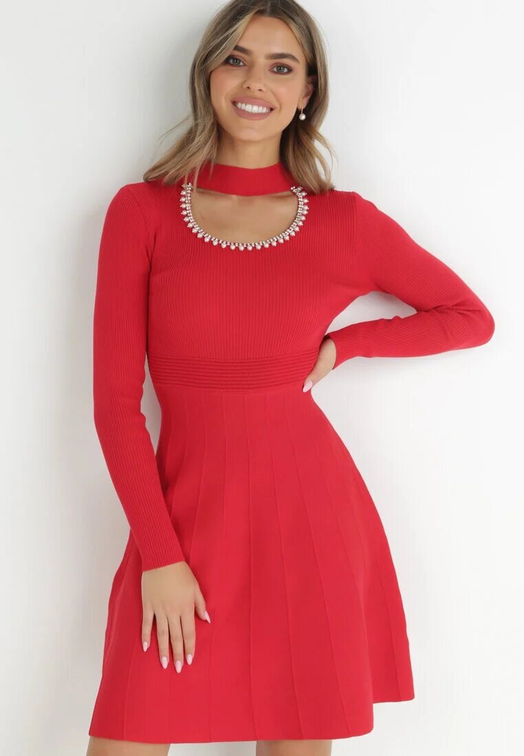 elsa.m by may Rochie roșie cu decupaj la decolteu cu zirconii și perle Vari