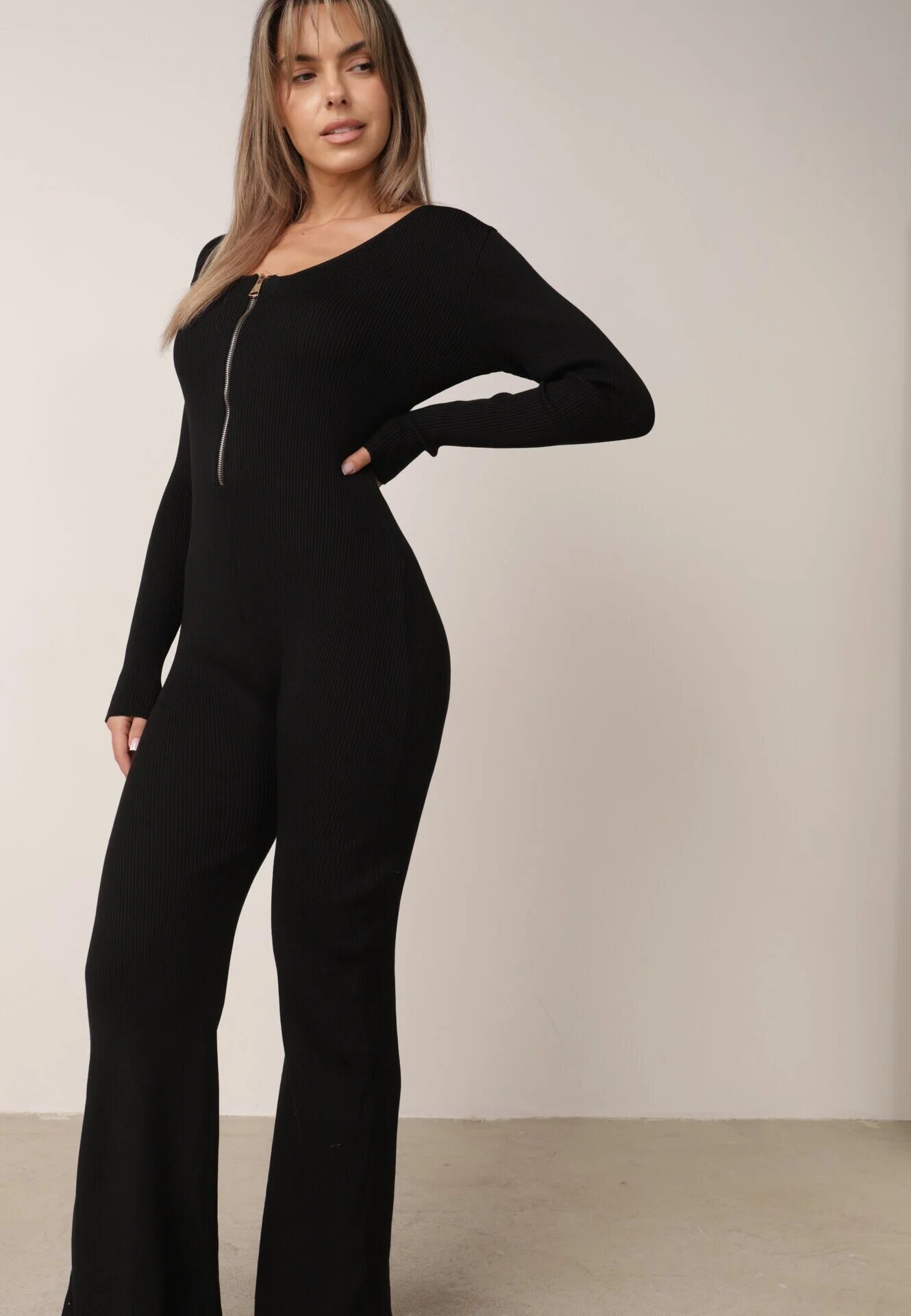 elsa.m by may Salopetă neagră din viscoză Bodycon cu striații și fermoar Alnorema