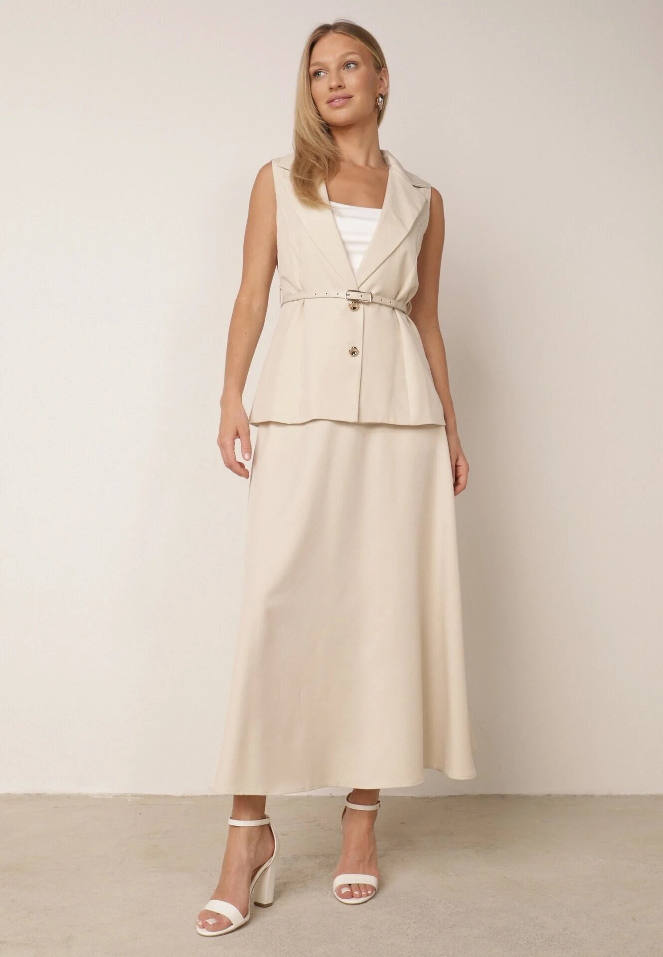 elsa.m by may Set elegant în stil de costum cu fustă trapez lungă și vestă cu guler și curea Pentha Bej deschis