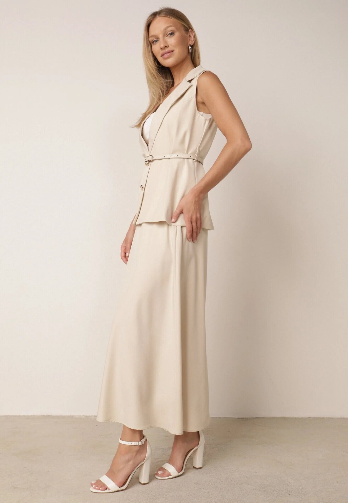 elsa.m by may Set elegant în stil de costum cu fustă trapez lungă și vestă cu guler și curea Pentha Bej deschis