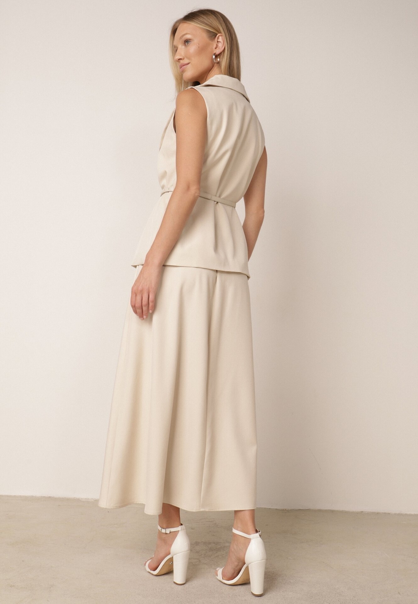 elsa.m by may Set elegant în stil de costum cu fustă trapez lungă și vestă cu guler și curea Pentha Bej deschis