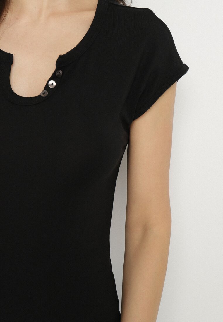 elsa.m by may T-shirt Negru cu Croială Ajustată cu Decupaj și Nasturi la Decolteu Ballirea