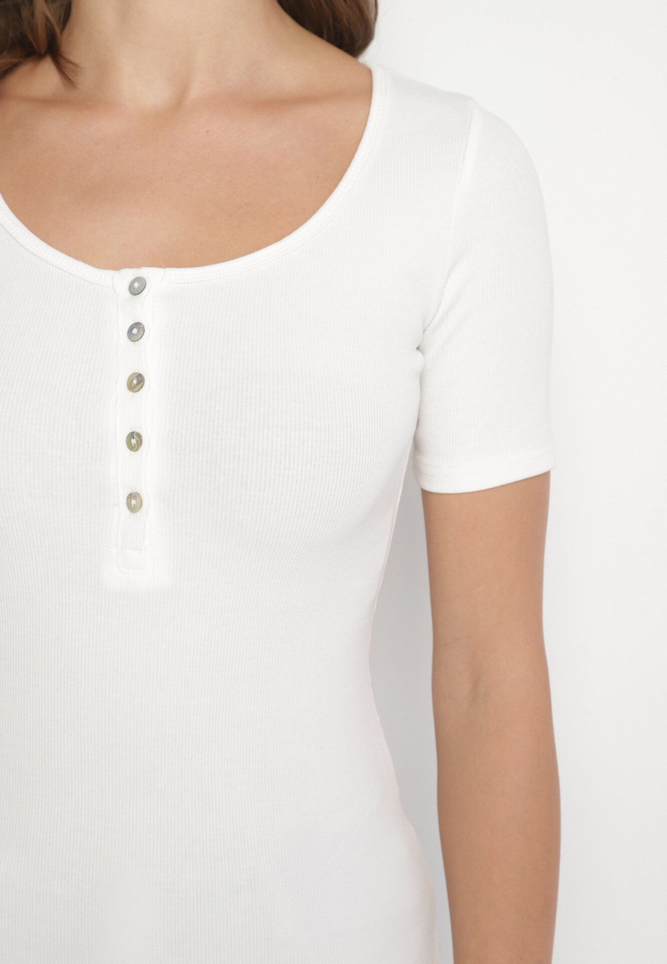 elsa.m by may Tricou Alb Reiat din Bumbac Ornat cu Nasturi Tasavia