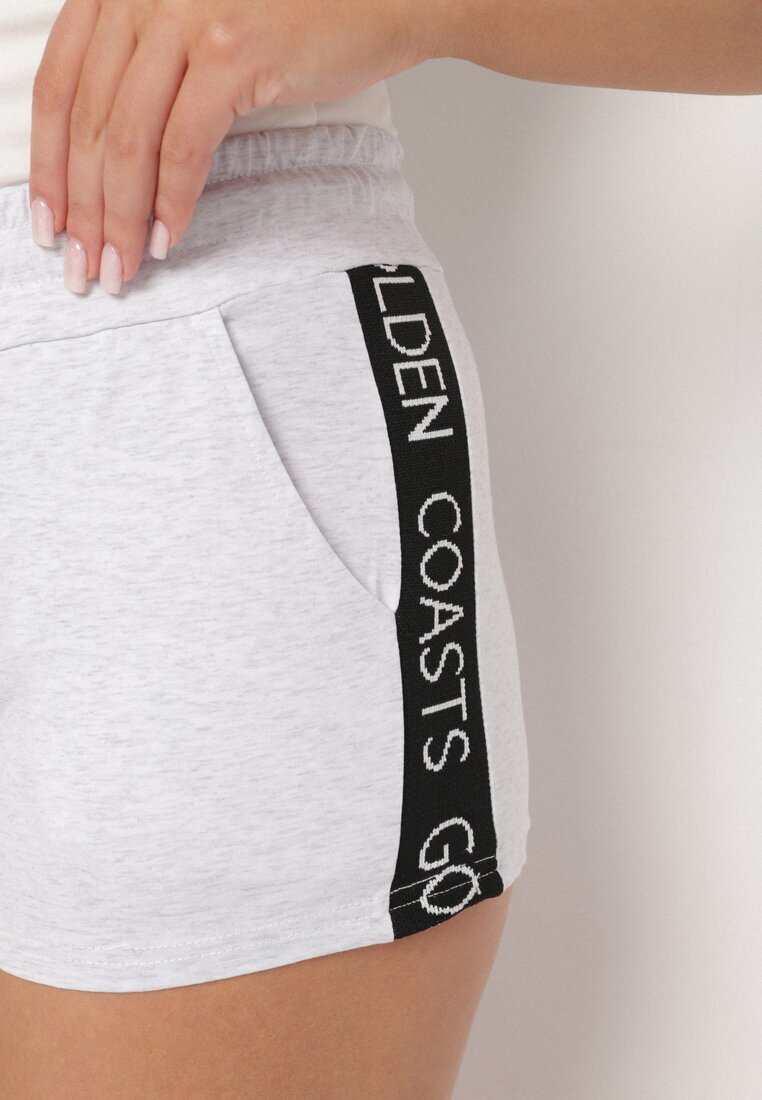 emt Pantaloni scurți de bumbac tip trening gri deschis cu imprimeu decorativ Liricea